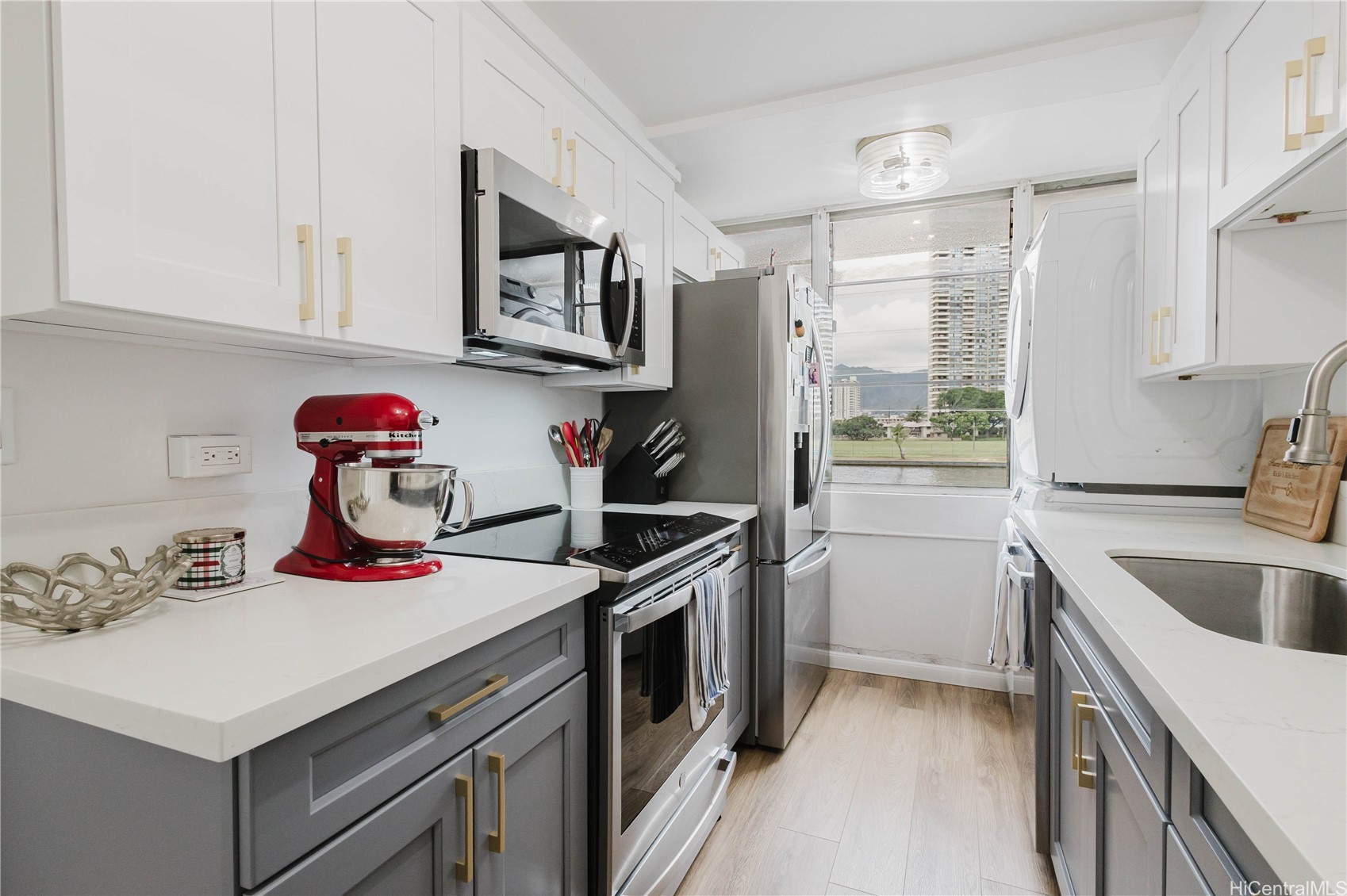 2015 Ala Wai Boulevard 2C