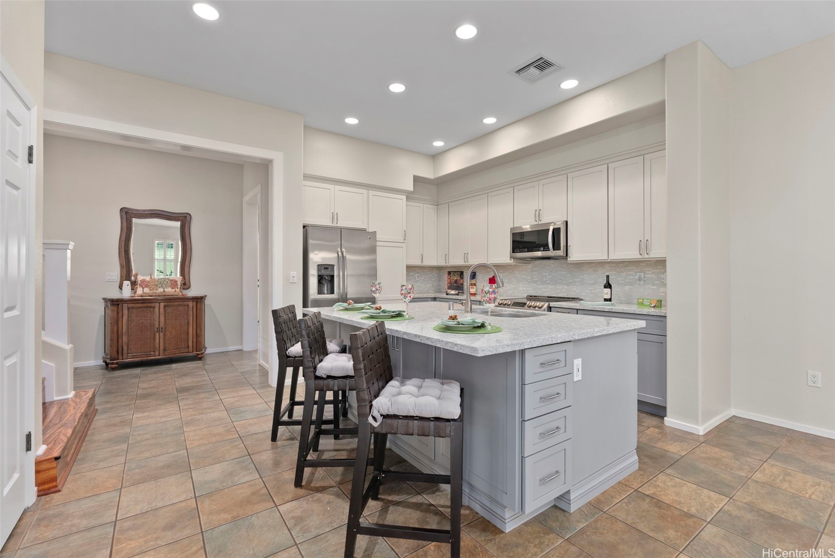 92-1090 Olani Street 10-2