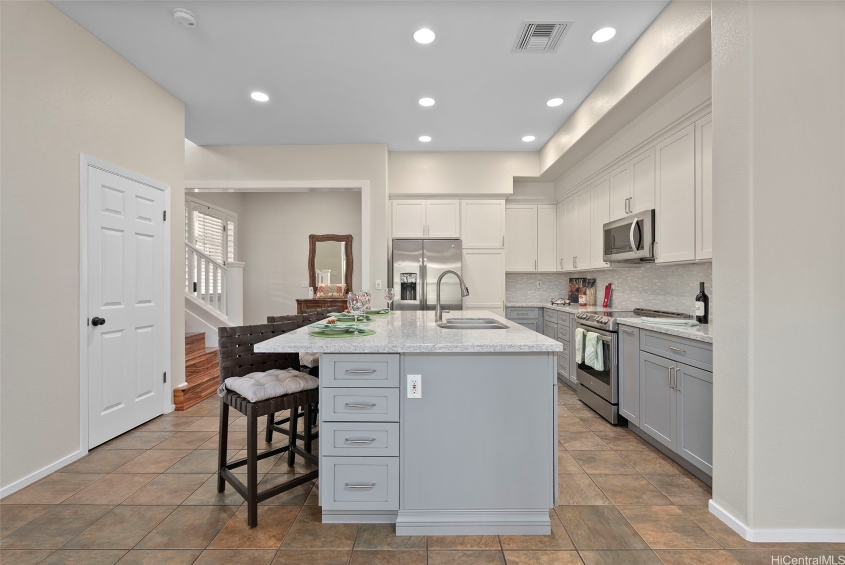 92-1090 Olani Street 10-2