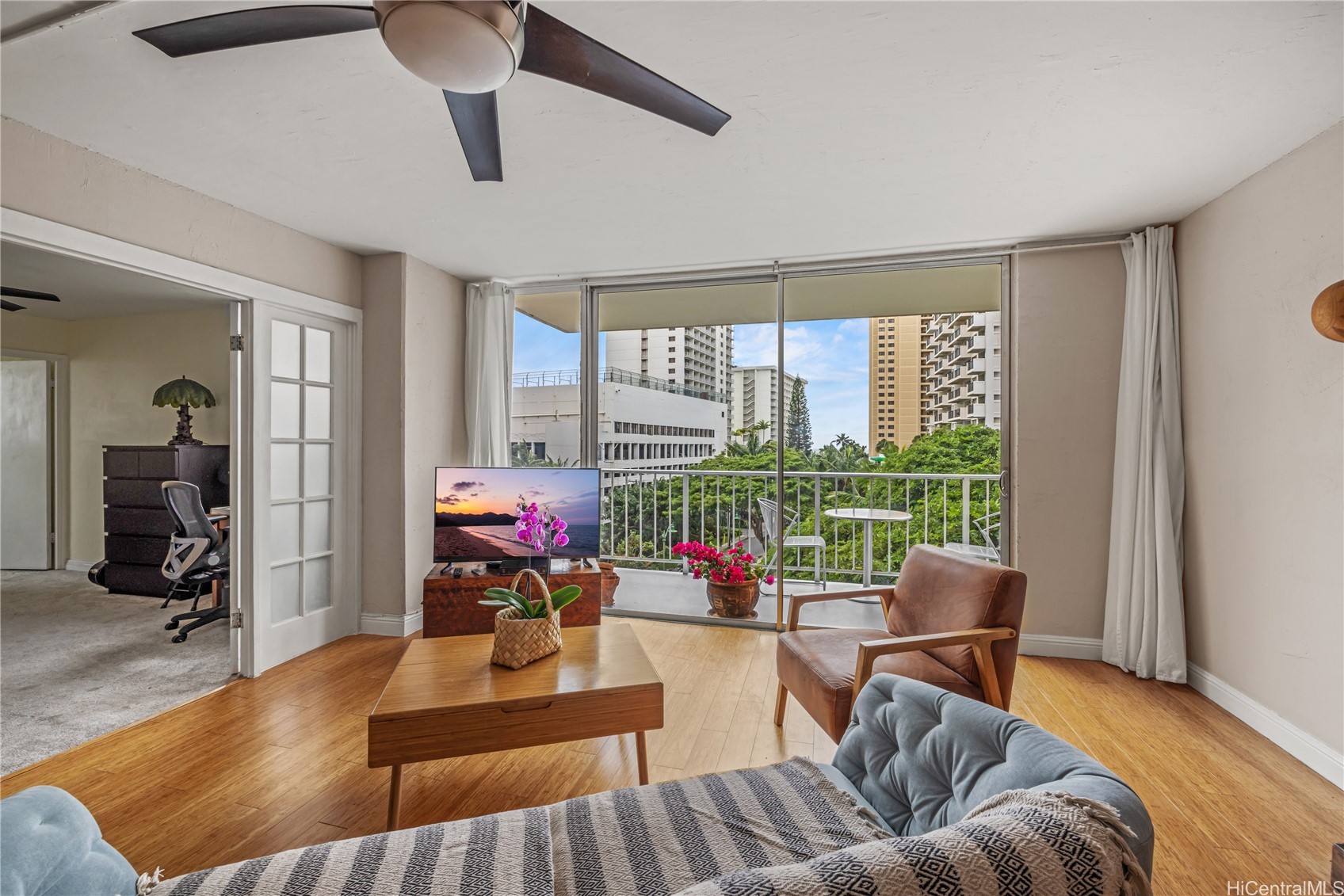 222 Liliuokalani Avenue 701