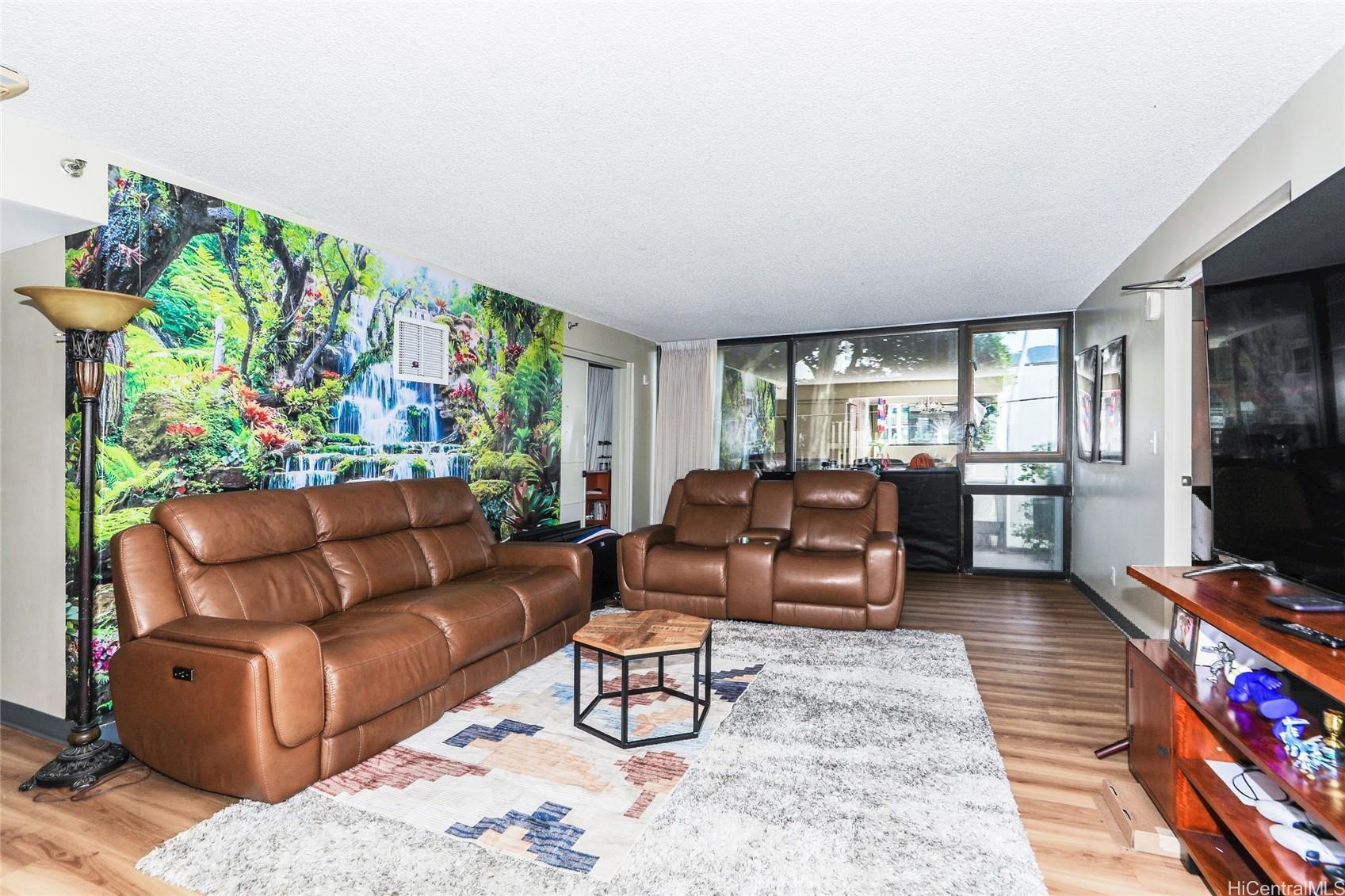 1114 Punahou Street 3B