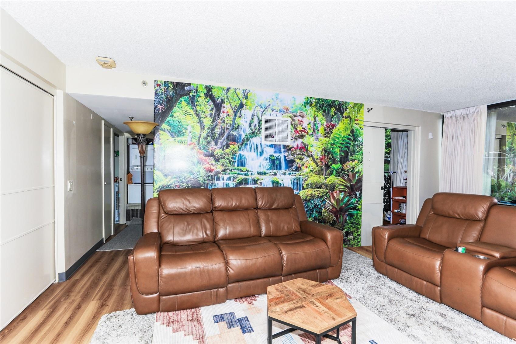 1114 Punahou Street 3B