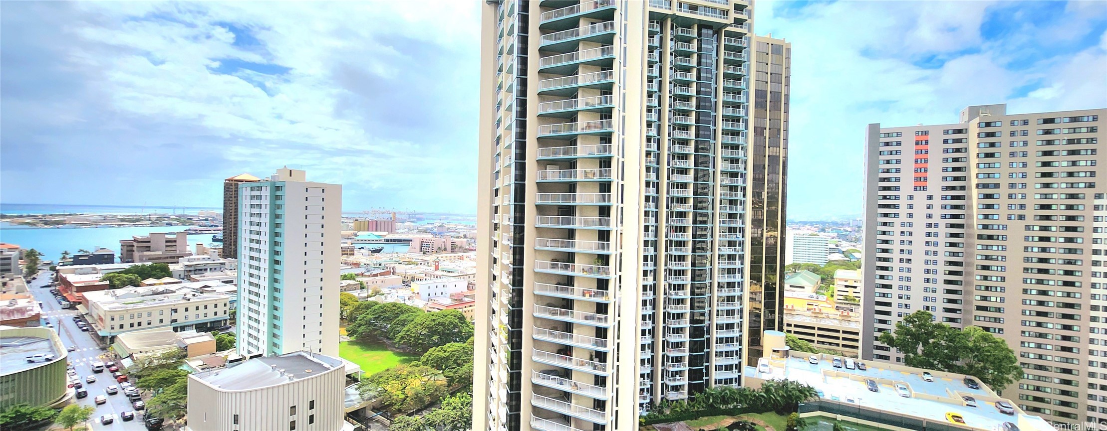 1255 Nuuanu Avenue E2012