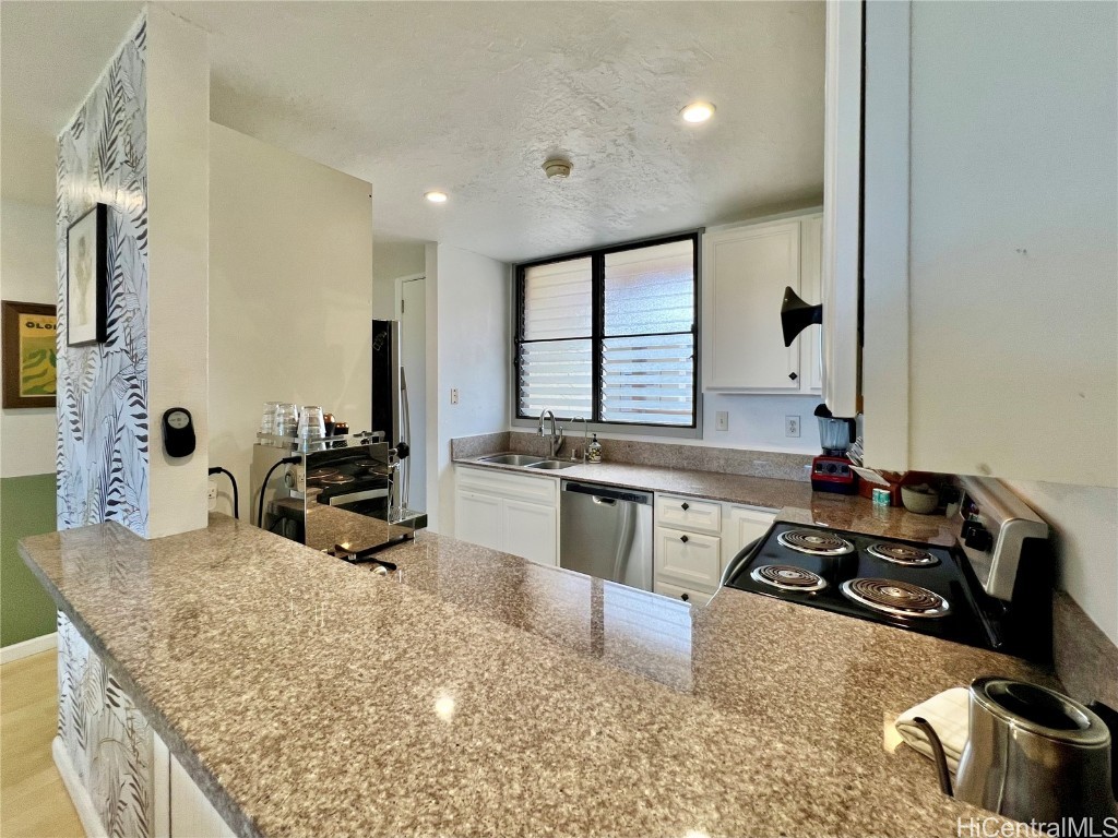 1015 Aoloa Place 450