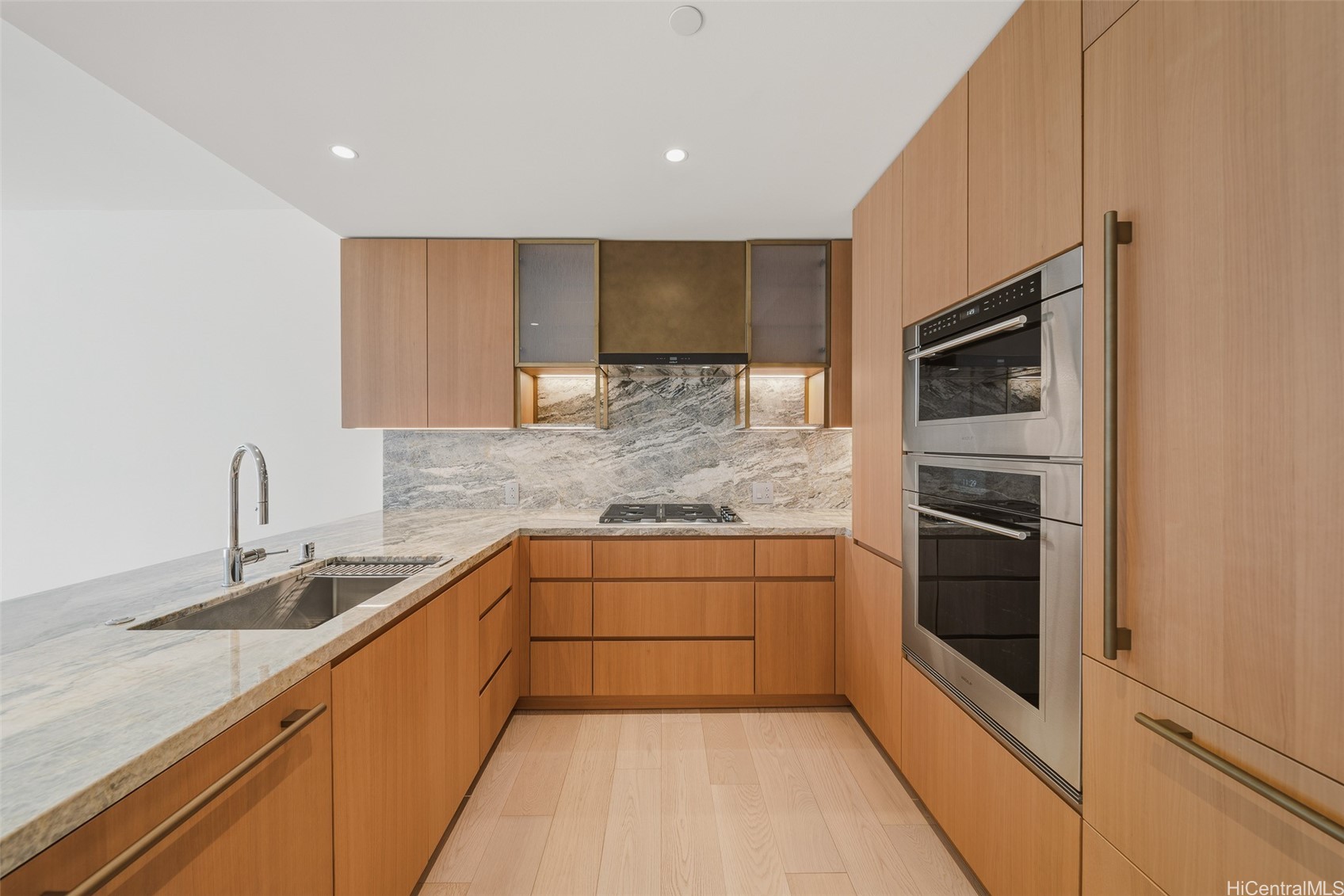 1100 Ala Moana Boulevard 2006