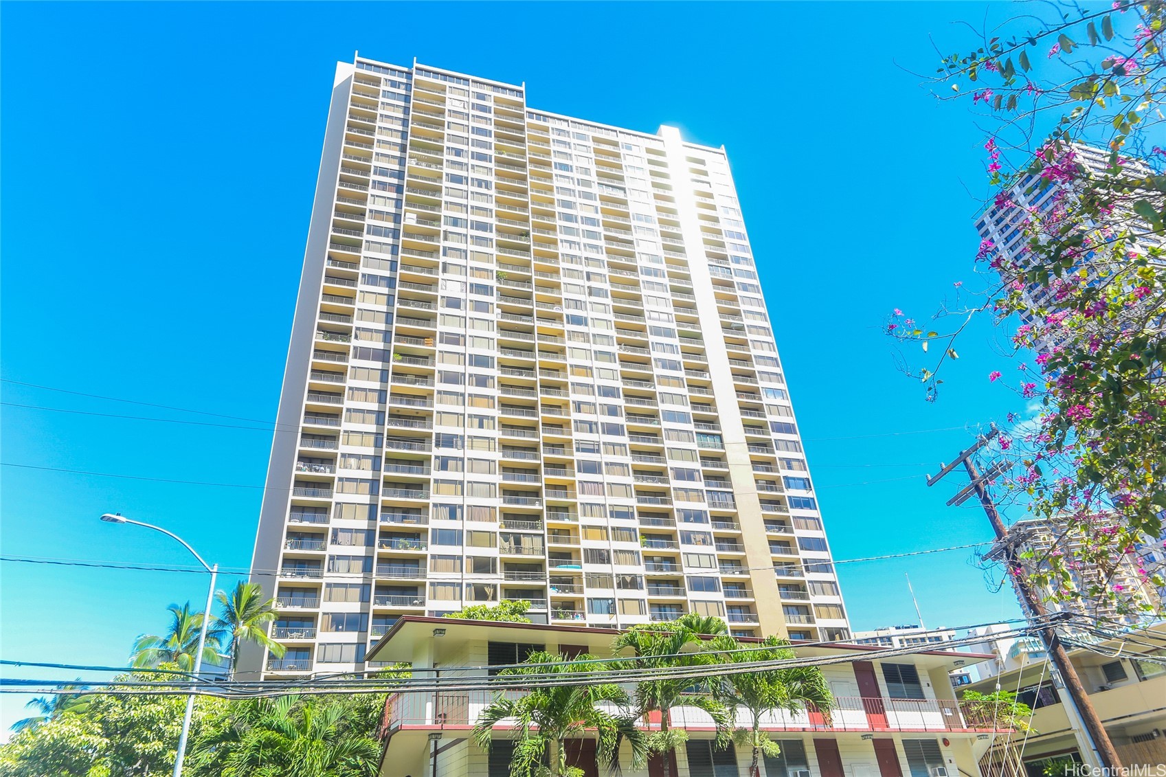 Chateau Waikiki Condominium
