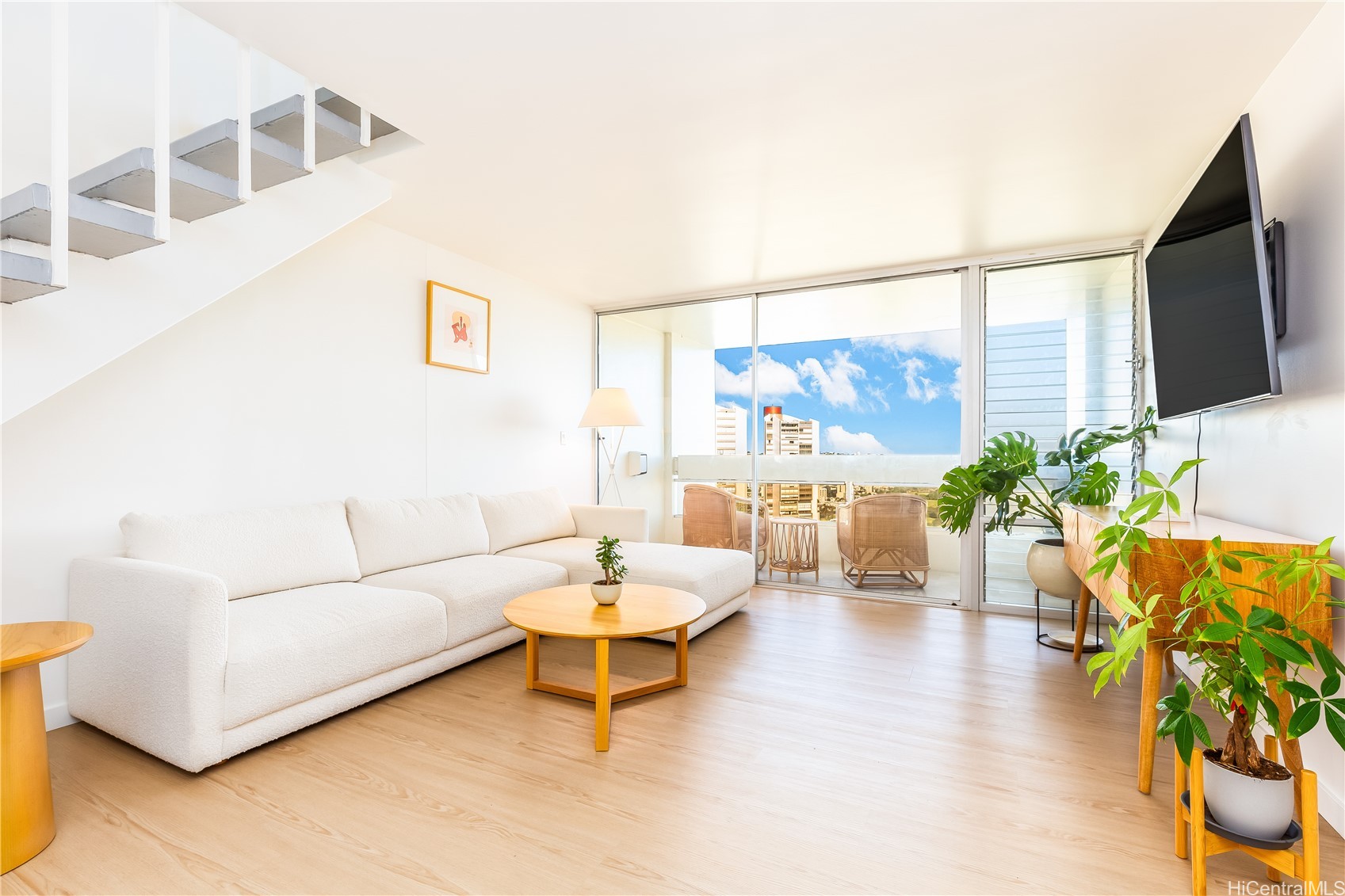 555 University Avenue 3503