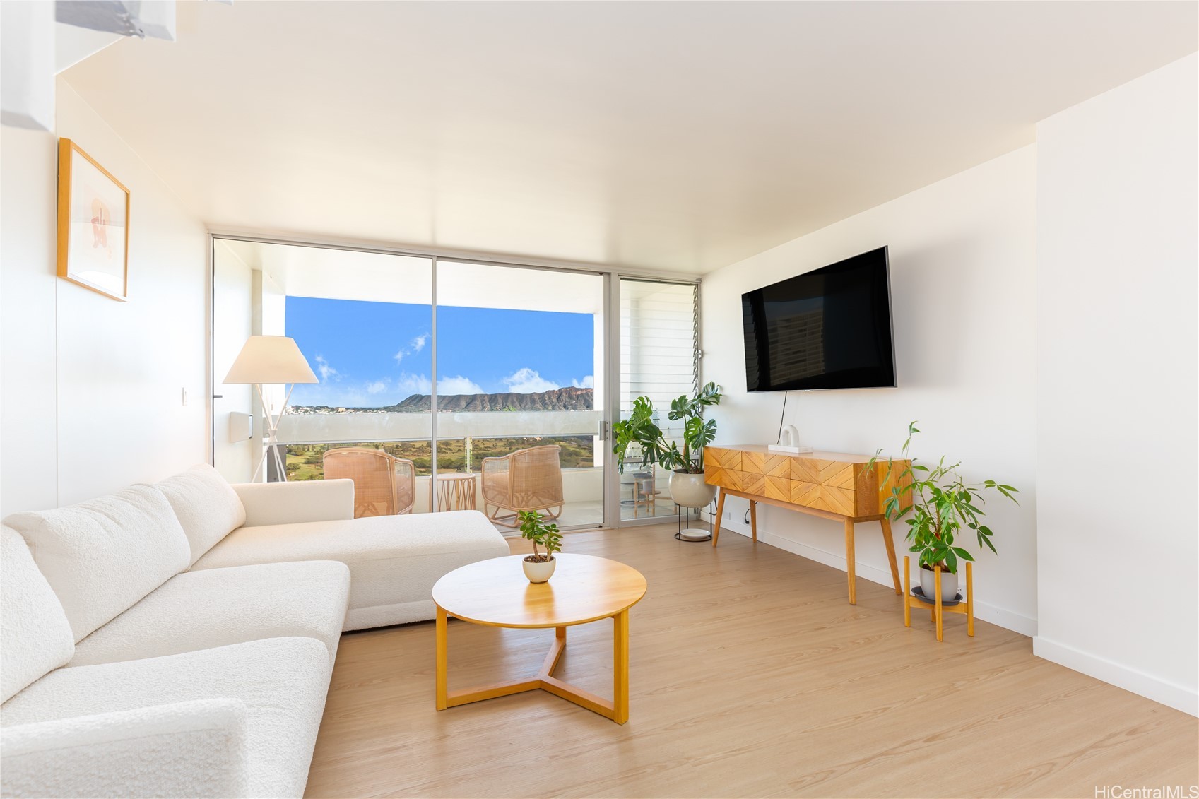 555 University Avenue 3503