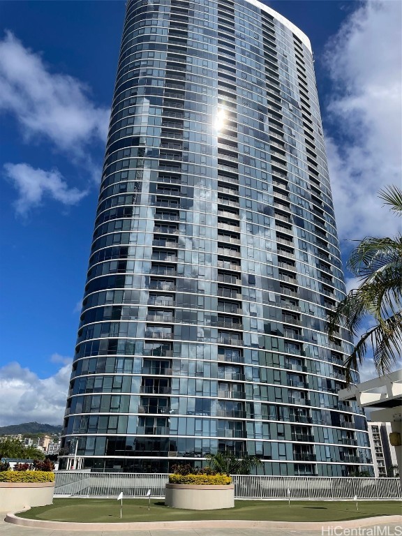 Moana Pacific Condominium