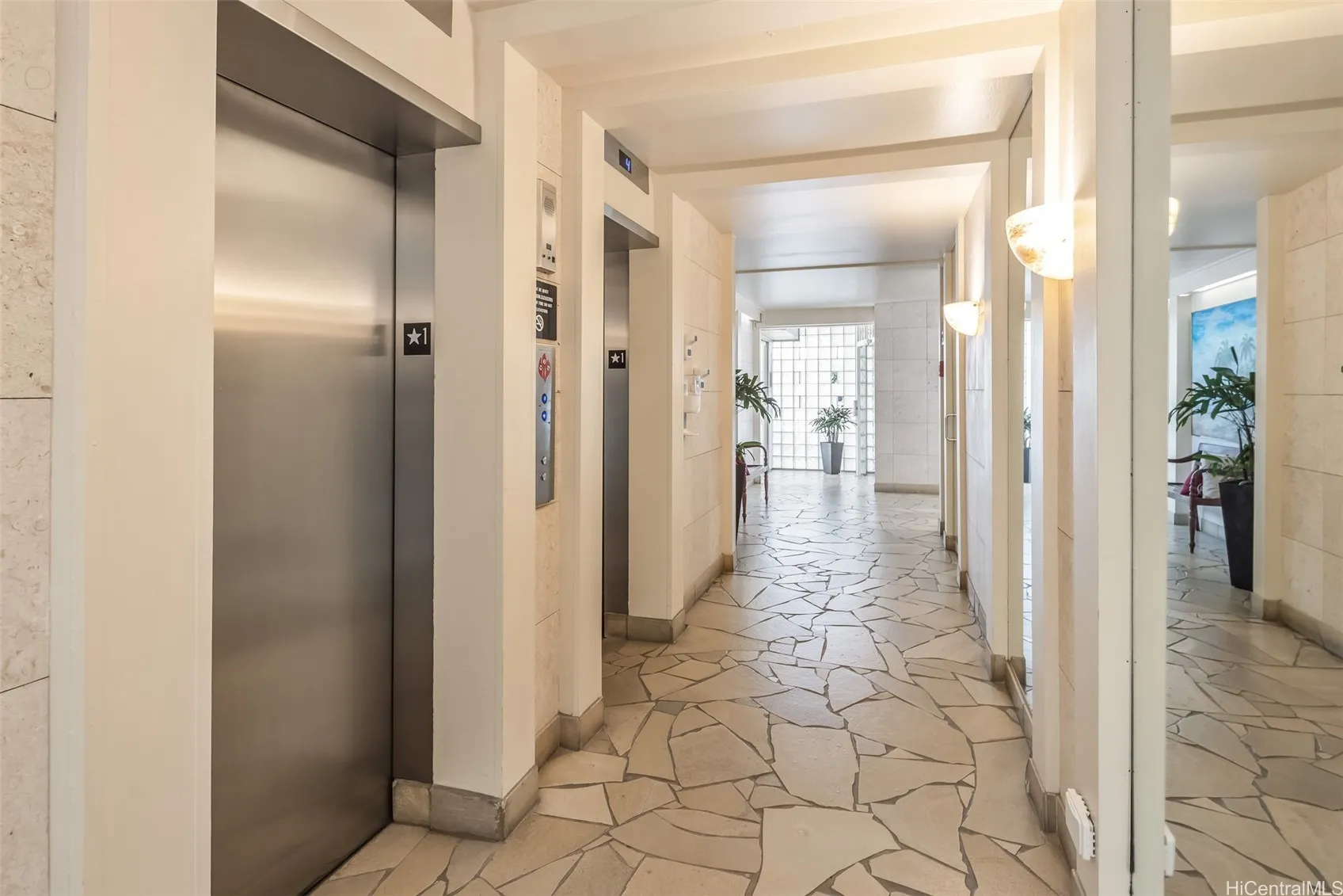 Honolulu, Hawaii 96815, United States, 1 Bedroom Bedrooms, ,2 BathroomsBathrooms,Residential,Active,167408