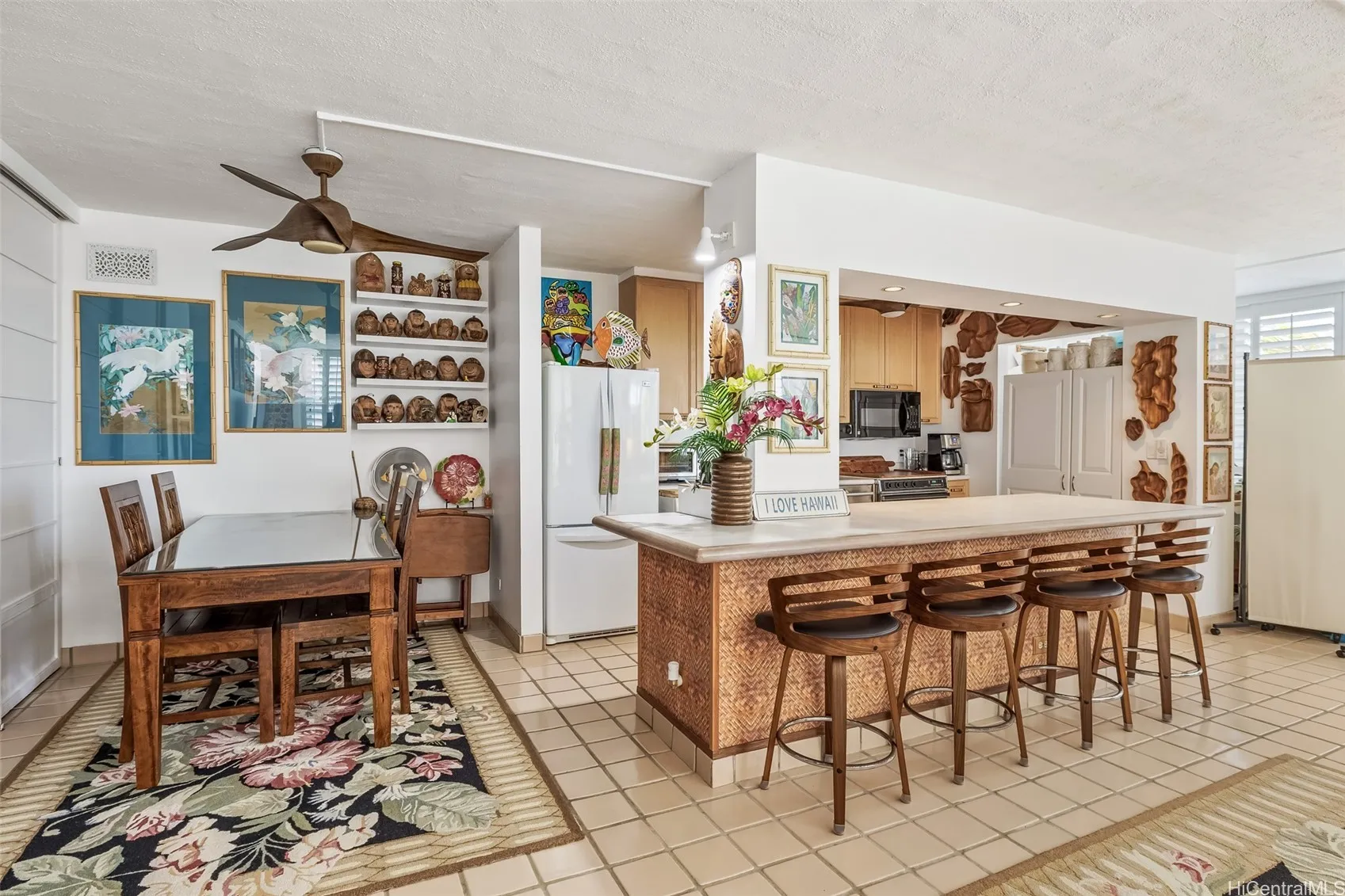 Honolulu, Hawaii 96815, United States, 1 Bedroom Bedrooms, ,2 BathroomsBathrooms,Residential,Active,167408