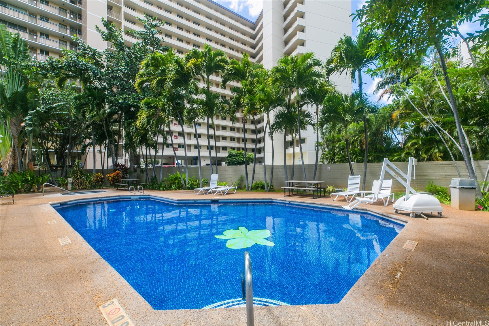 1700 Ala Moana Boulevard 603