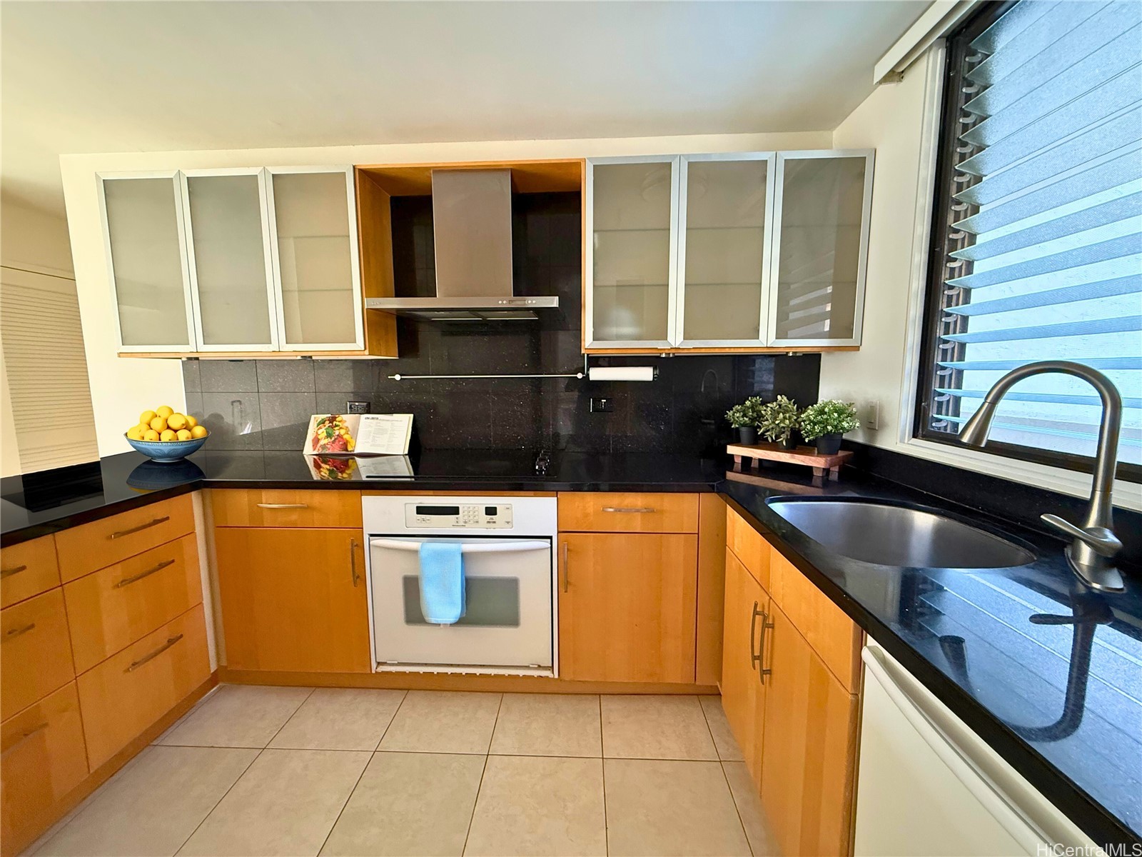 521 Hahaione Street 10G