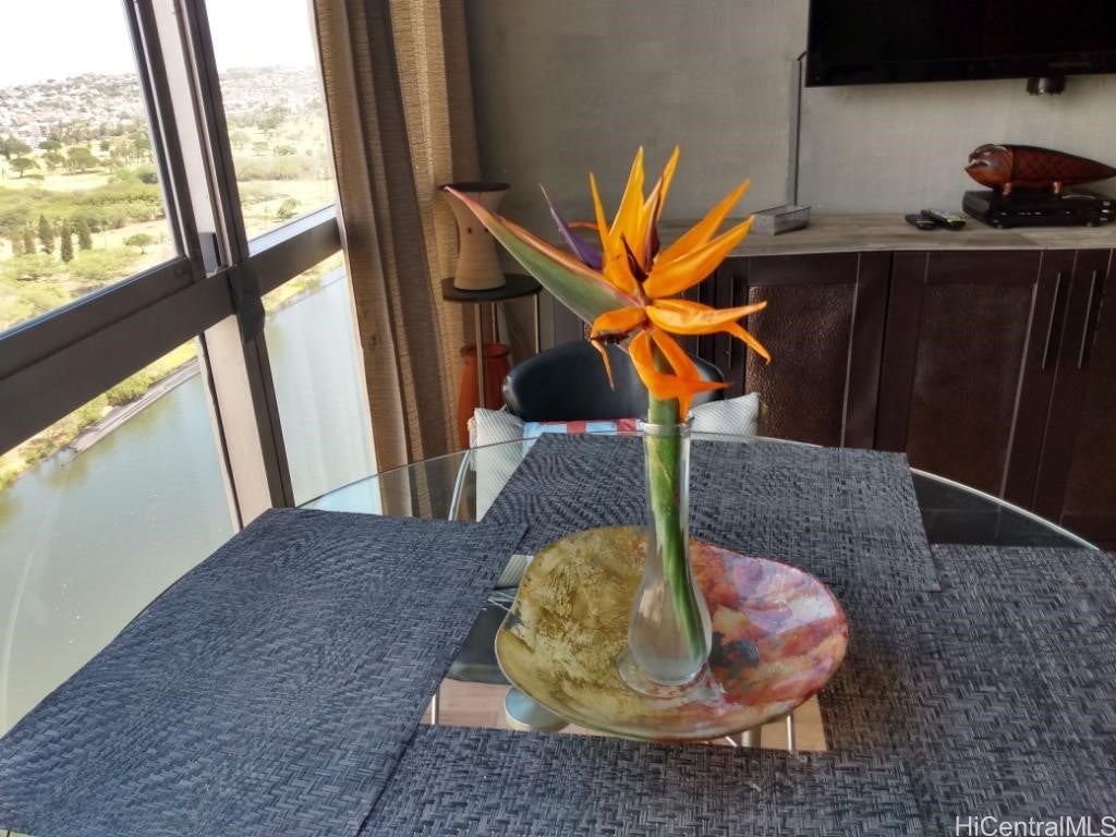 2211 Ala Wai Boulevard 2504