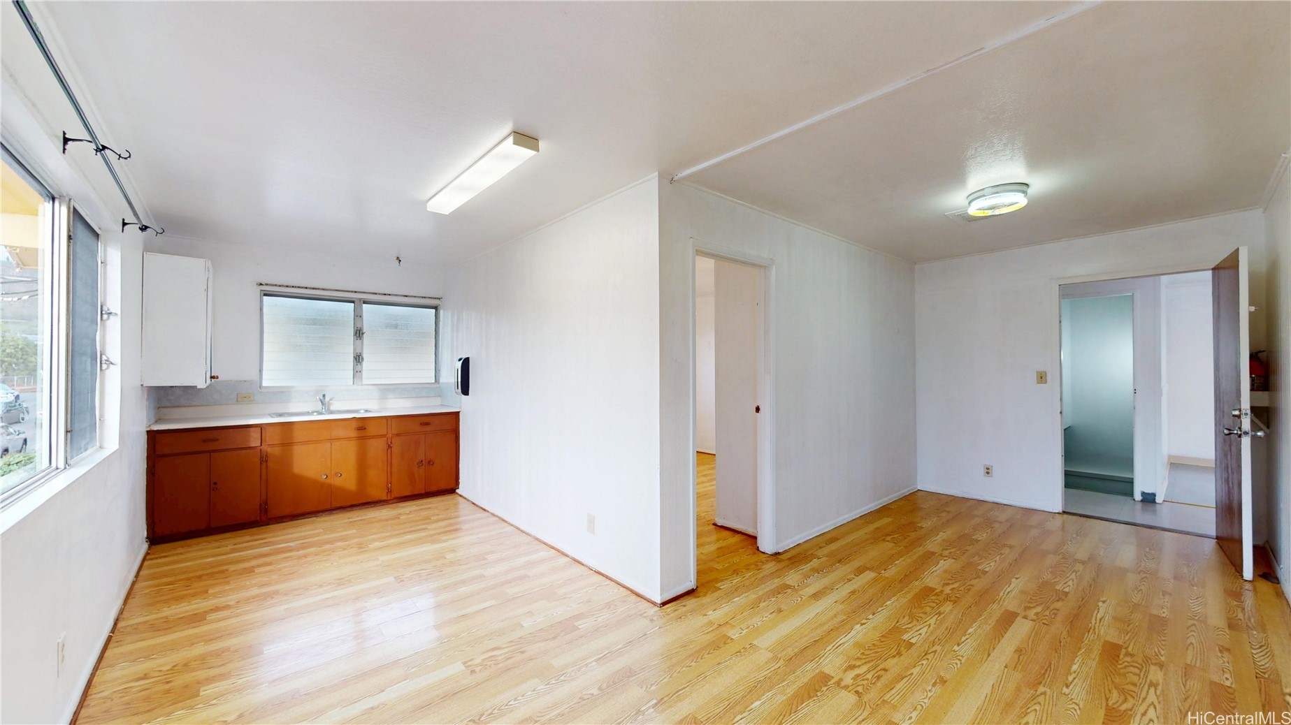 2210 N School Street