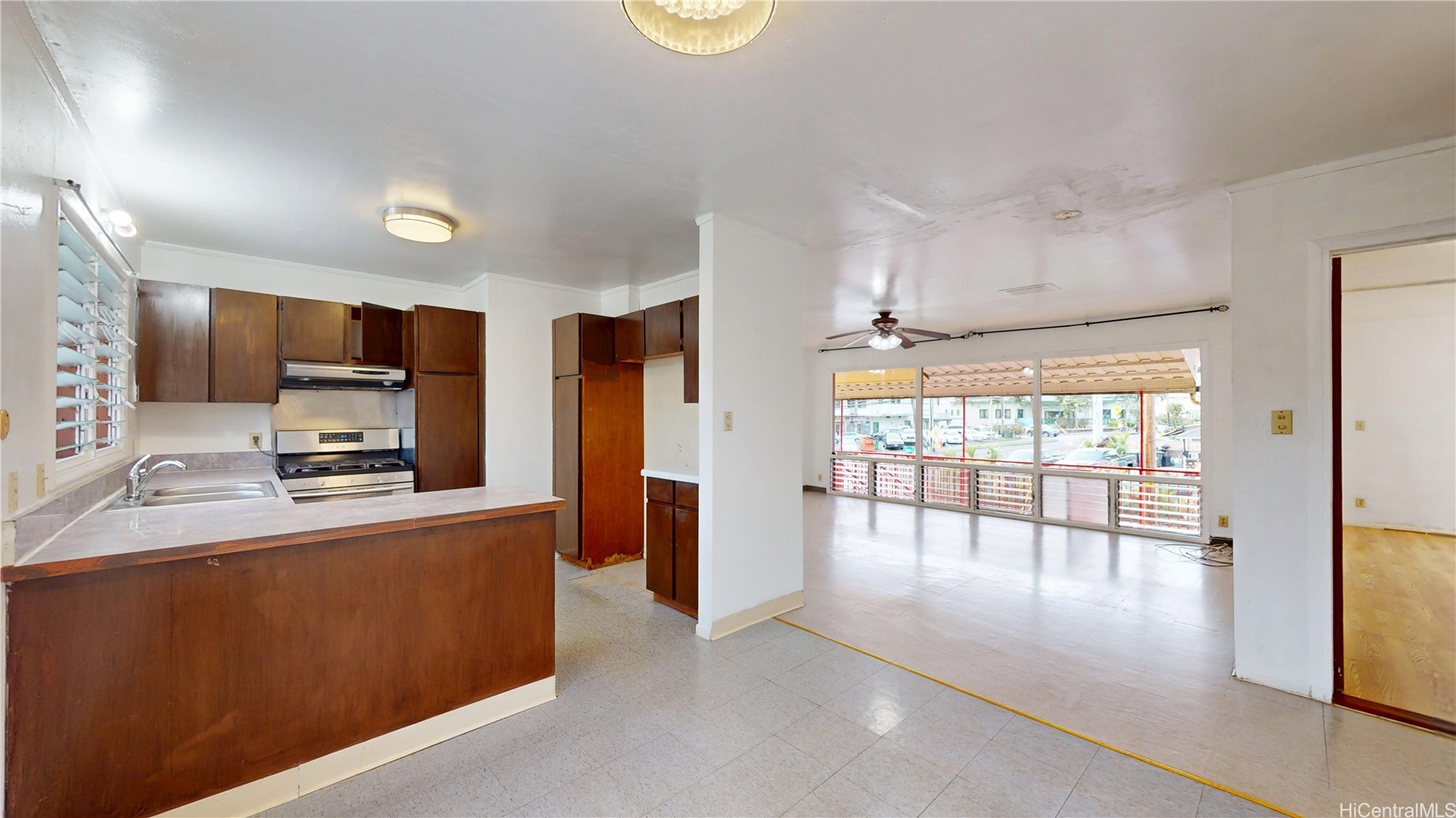 2210 N School Street