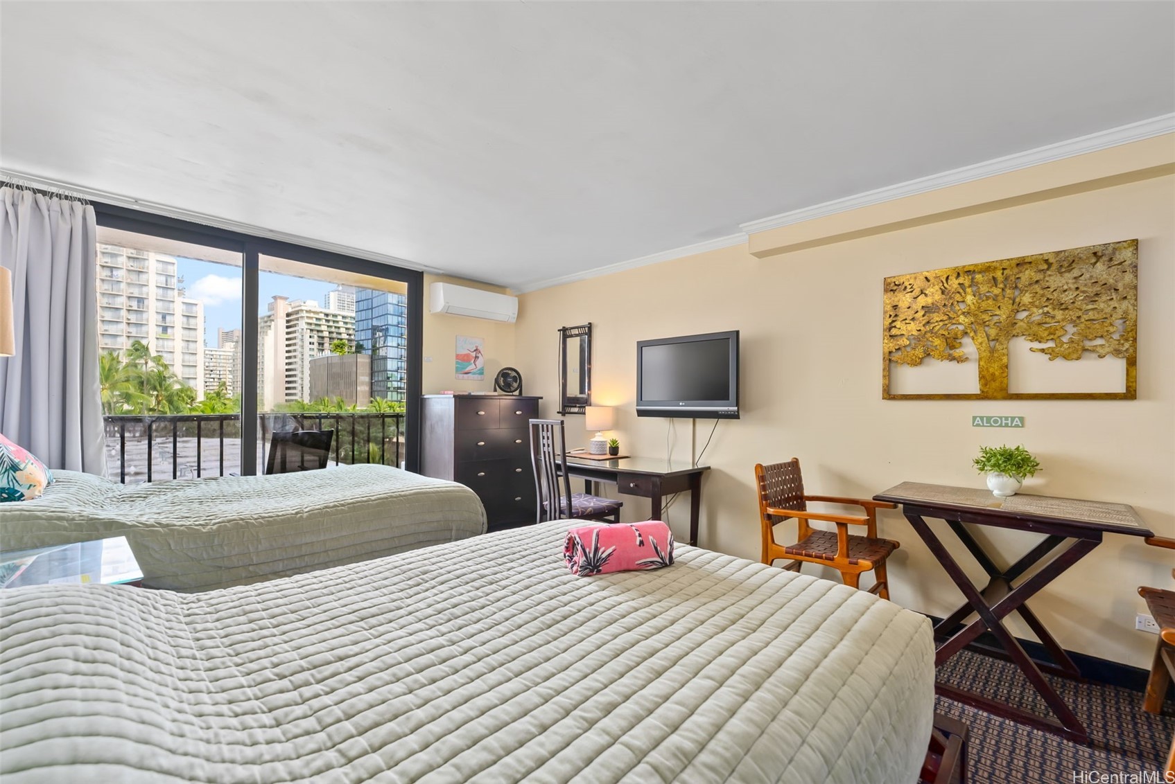 2425 Kuhio Avenue 608