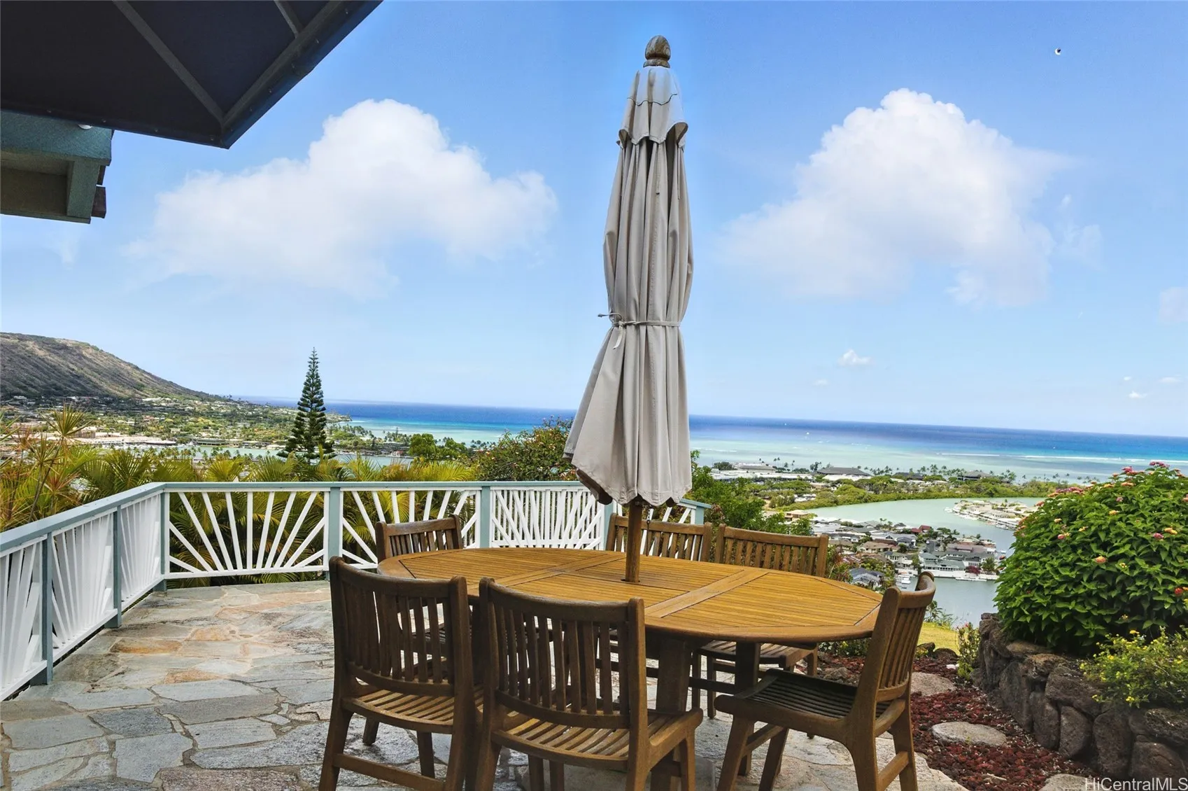Honolulu, Hawaii 96825, United States, 3 Bedrooms Bedrooms, ,2 BathroomsBathrooms,Residential,Active,158007