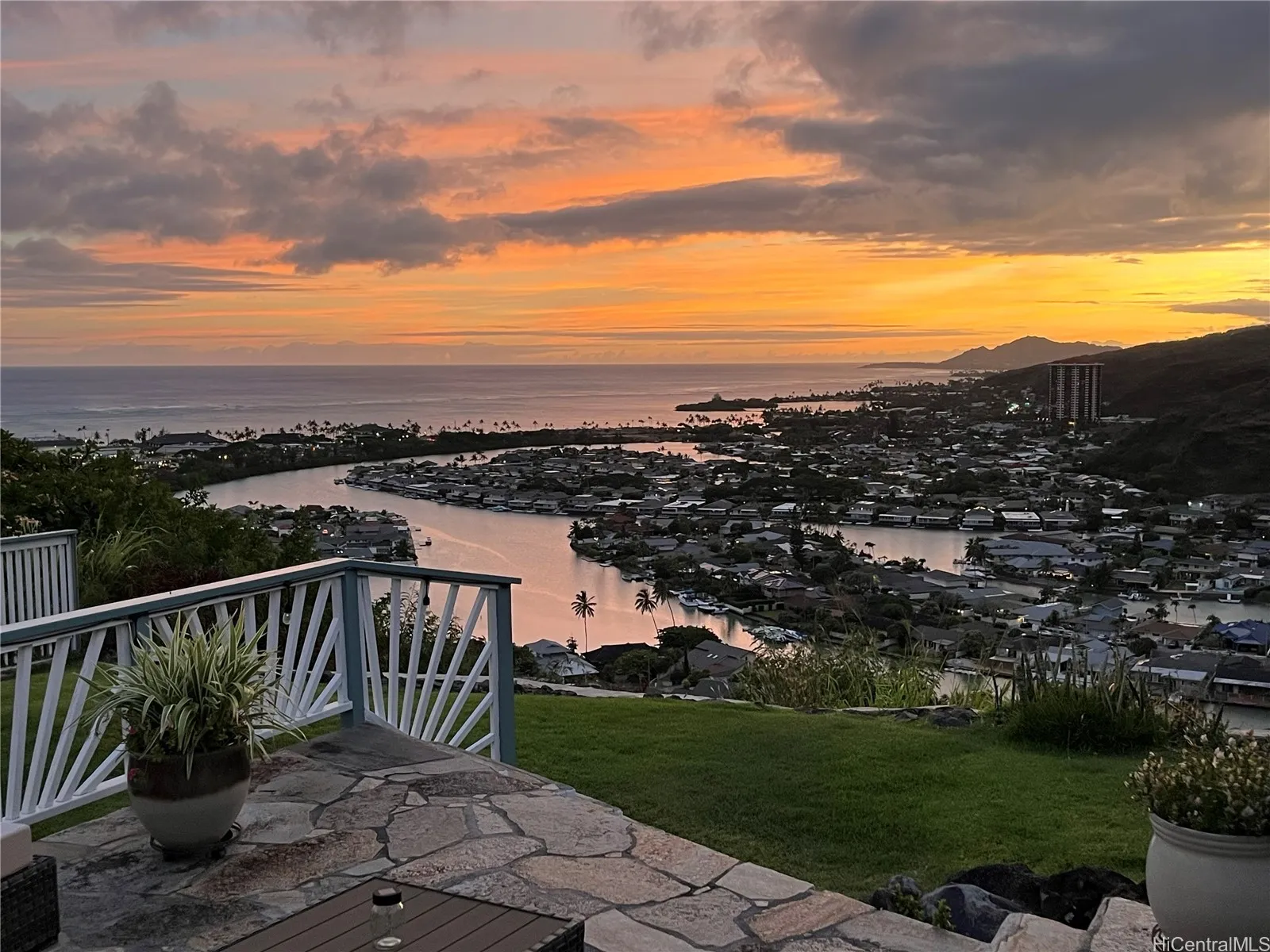 Honolulu, Hawaii 96825, United States, 3 Bedrooms Bedrooms, ,2 BathroomsBathrooms,Residential,Active,158007