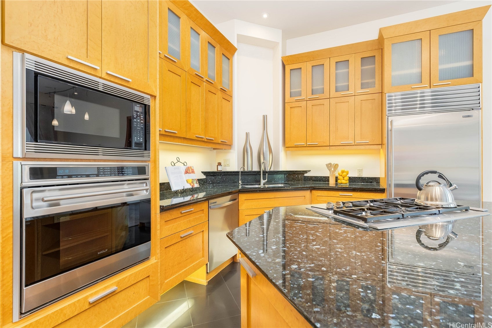 427 Launiu Street 405