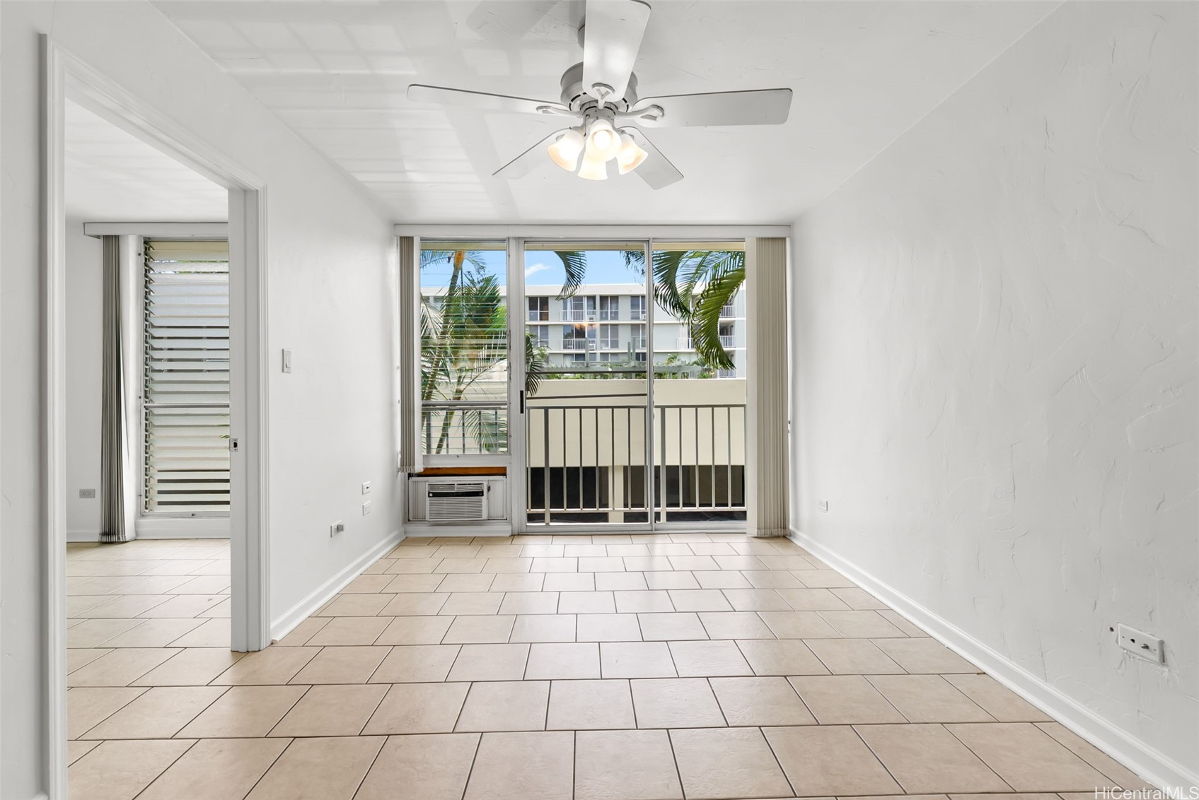 2847 Waialae Avenue 210