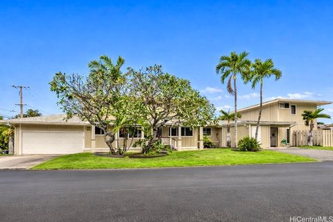 Photo of 304 Ilimano Street, Kailua, HI 96734 (MLS # 202603590)