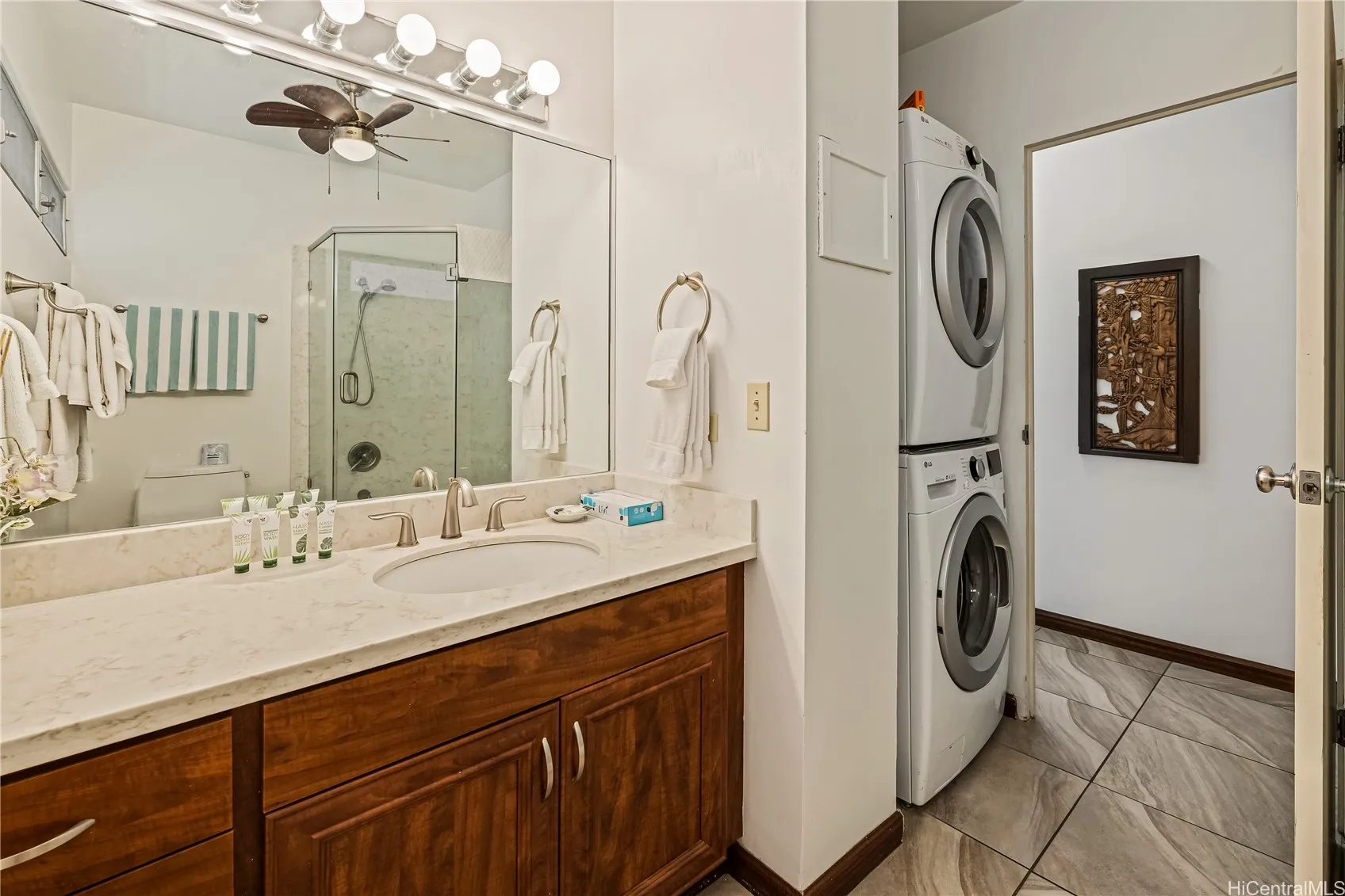 Honolulu, Hawaii 96815, United States, 1 Bedroom Bedrooms, ,1 BathroomBathrooms,Residential,Active,96652