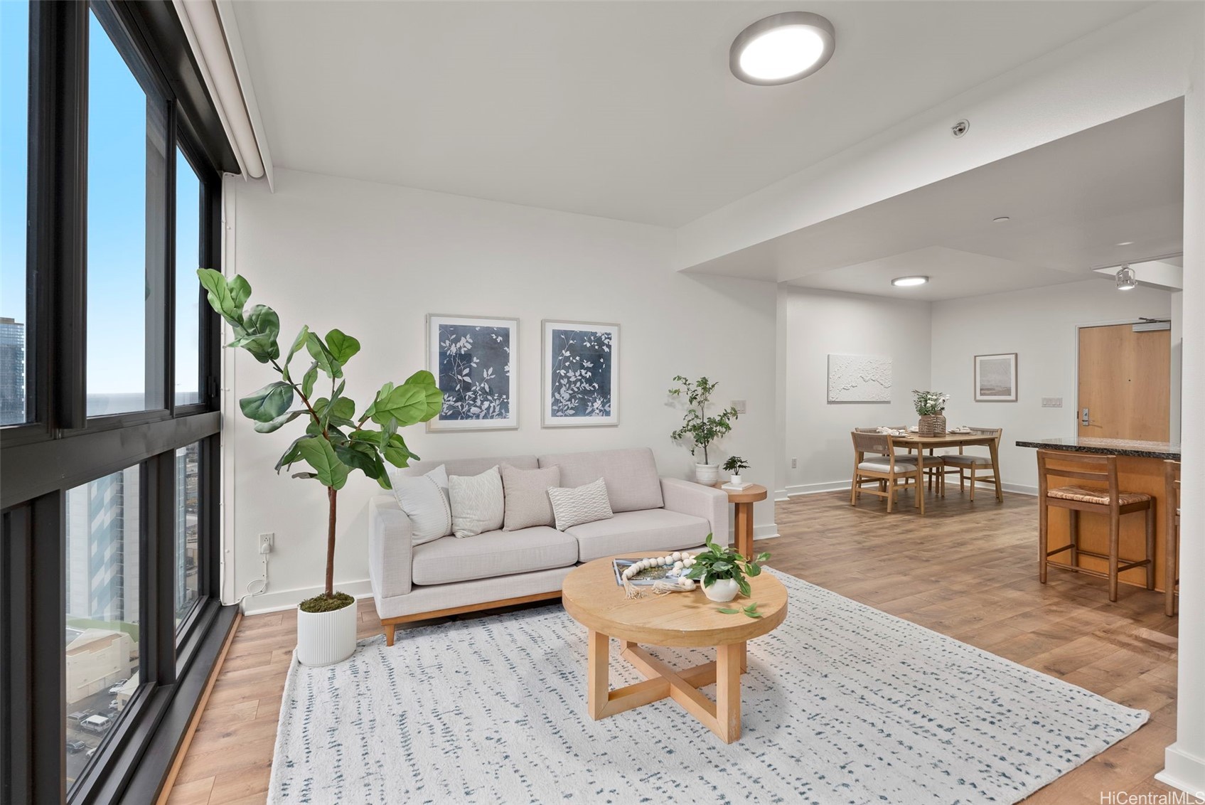 600 Queen Street 2407