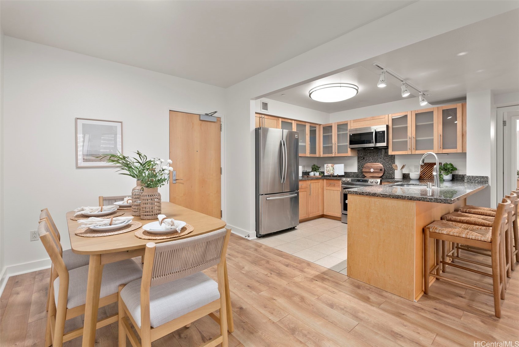 600 Queen Street 2407