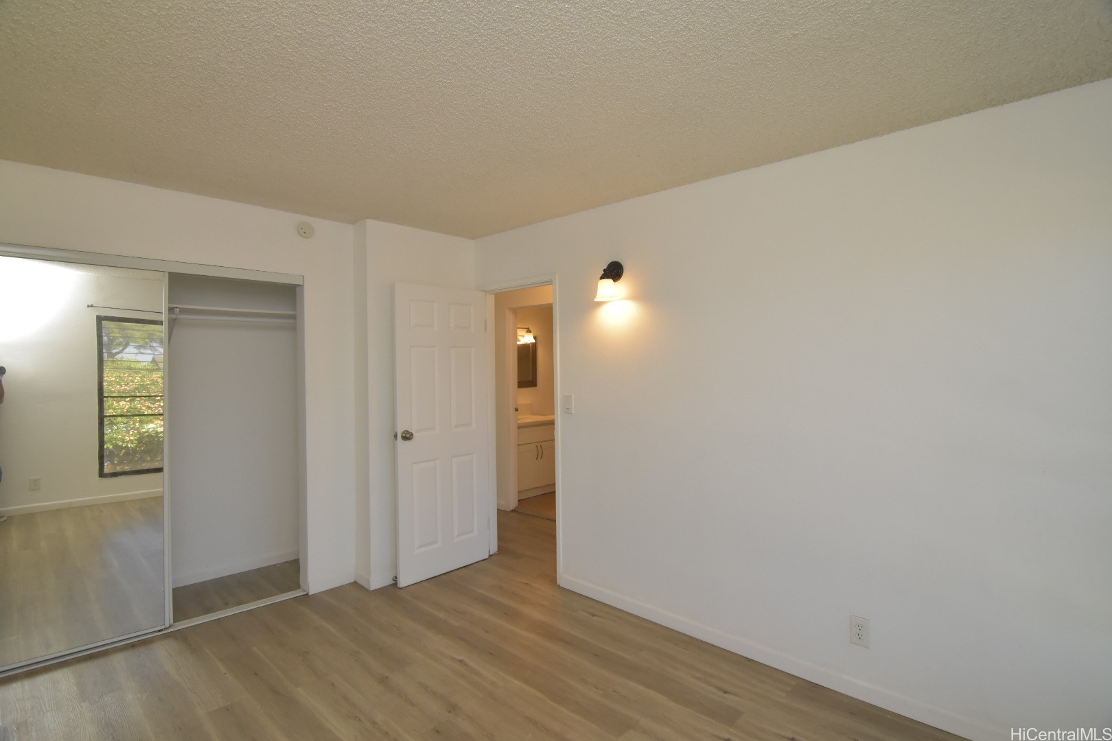 87-123 Helelua Street G202