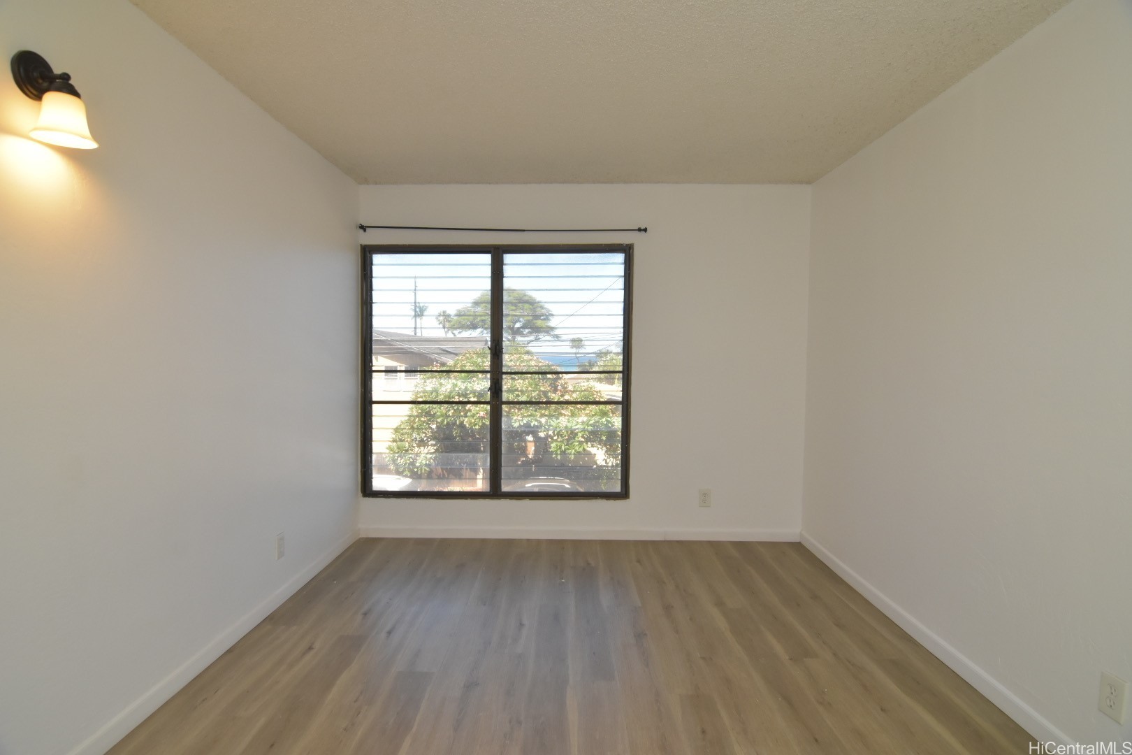 87-123 Helelua Street G202