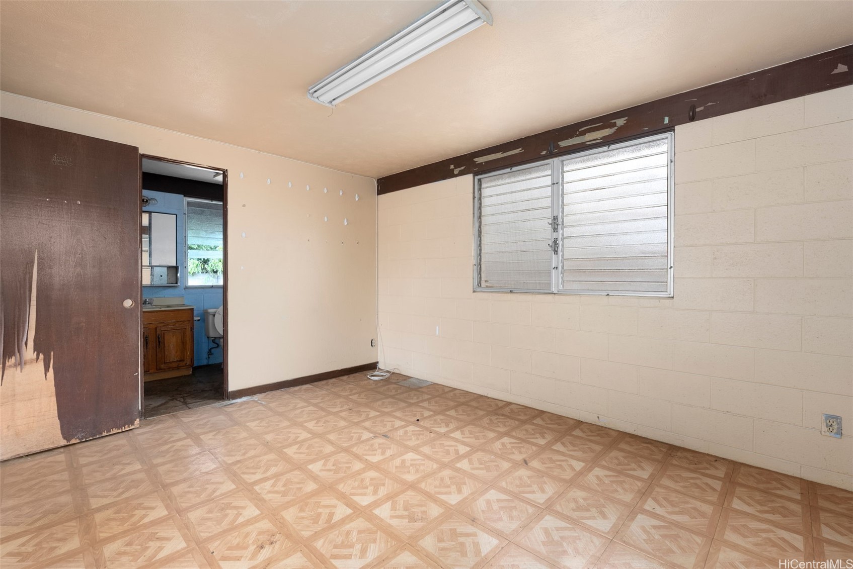 91-1706 Kikoo Street