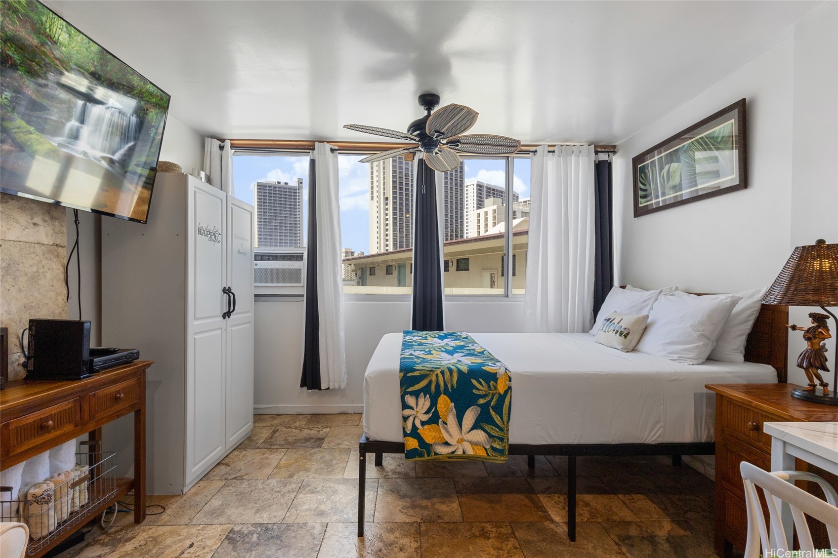 134 Kapahulu Avenue 901