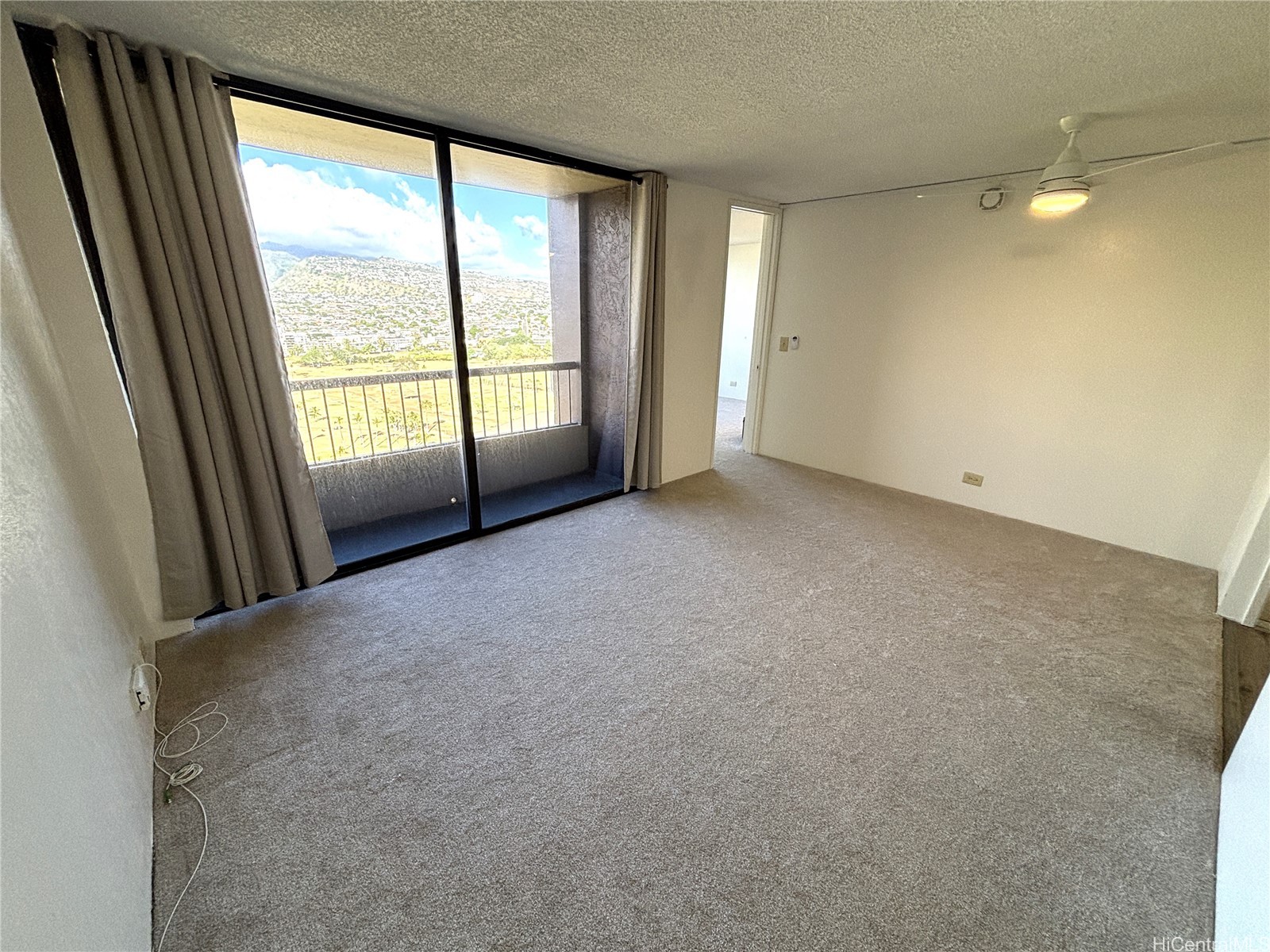 320 Liliuokalani Avenue 2405