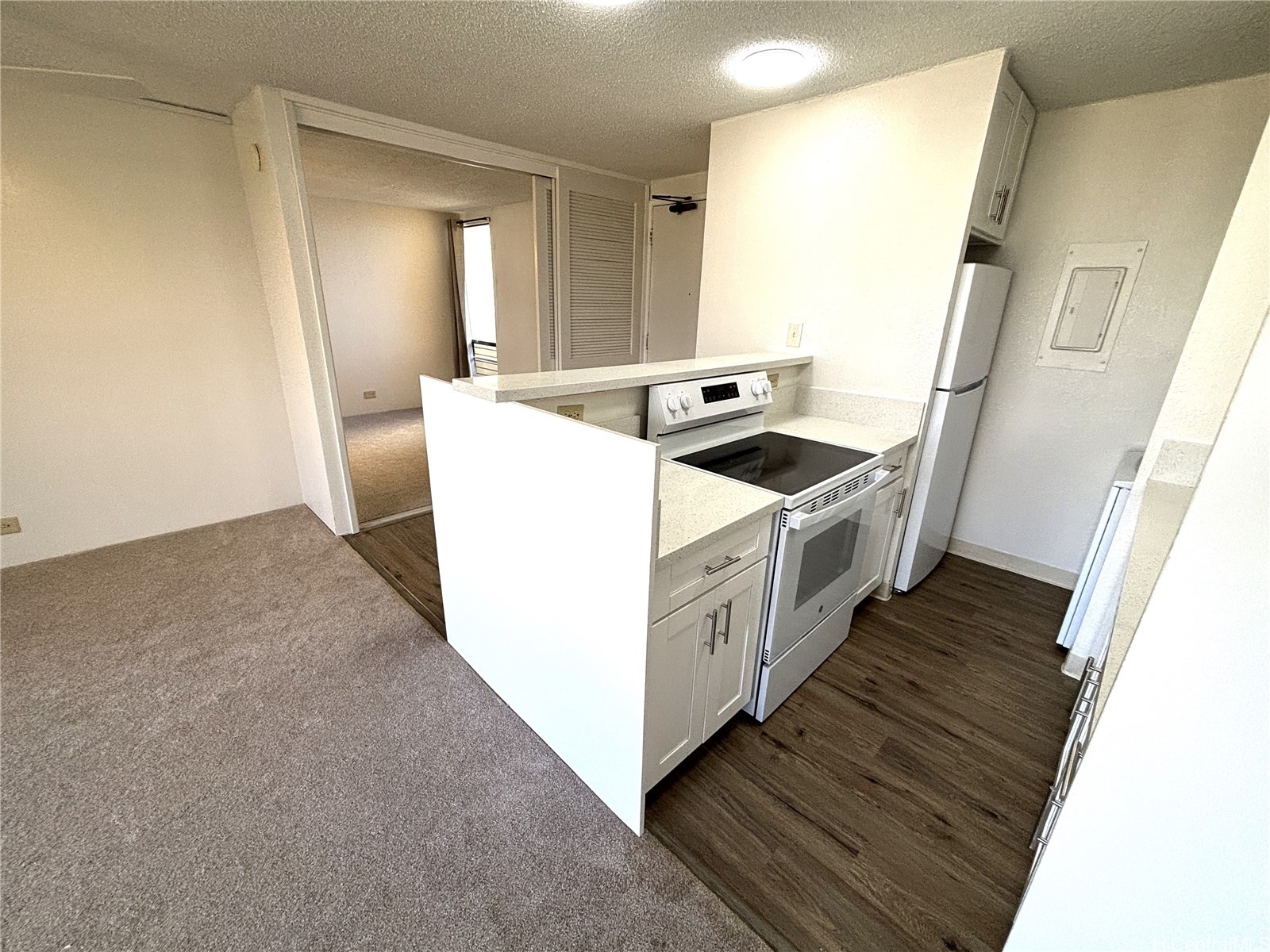 320 Liliuokalani Avenue 2405