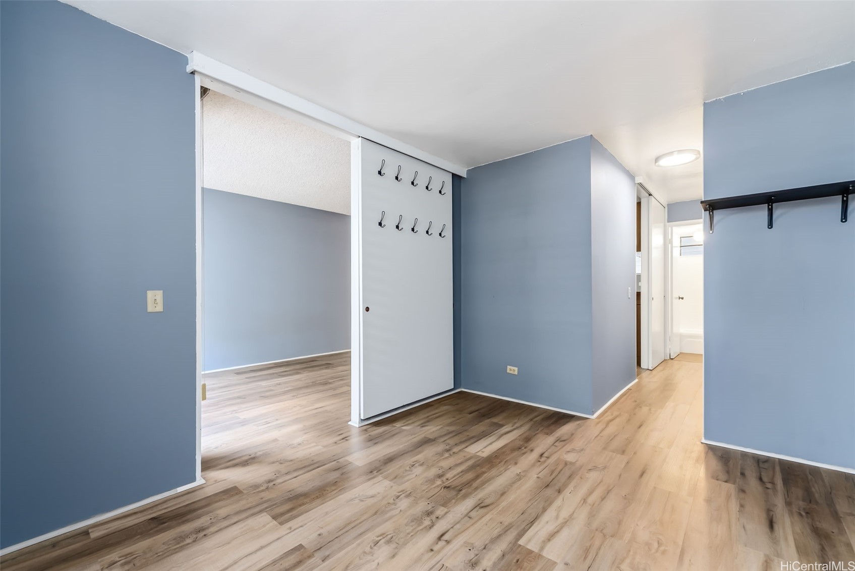 1122 Kinau Street 604