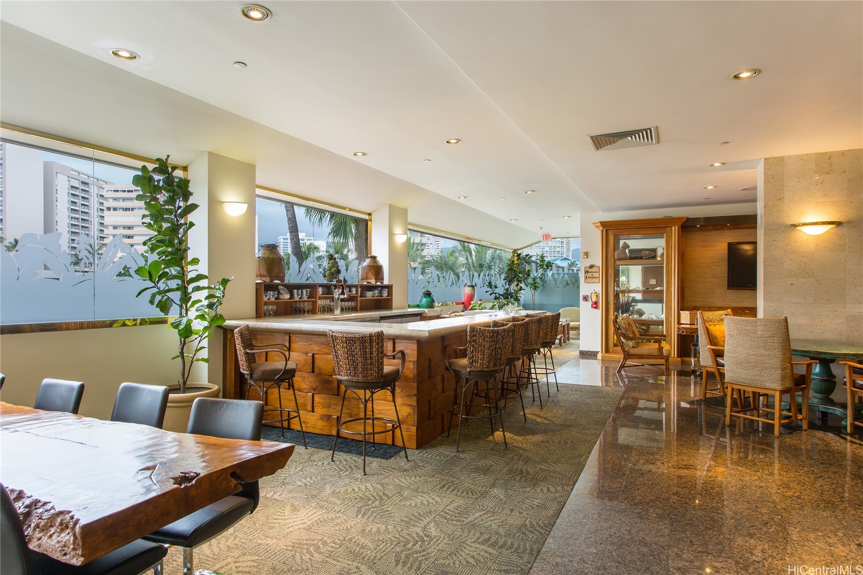 Luana Waikiki Condominium