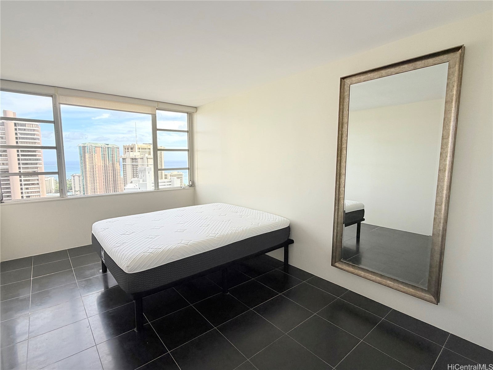 400 Hobron Lane 3311