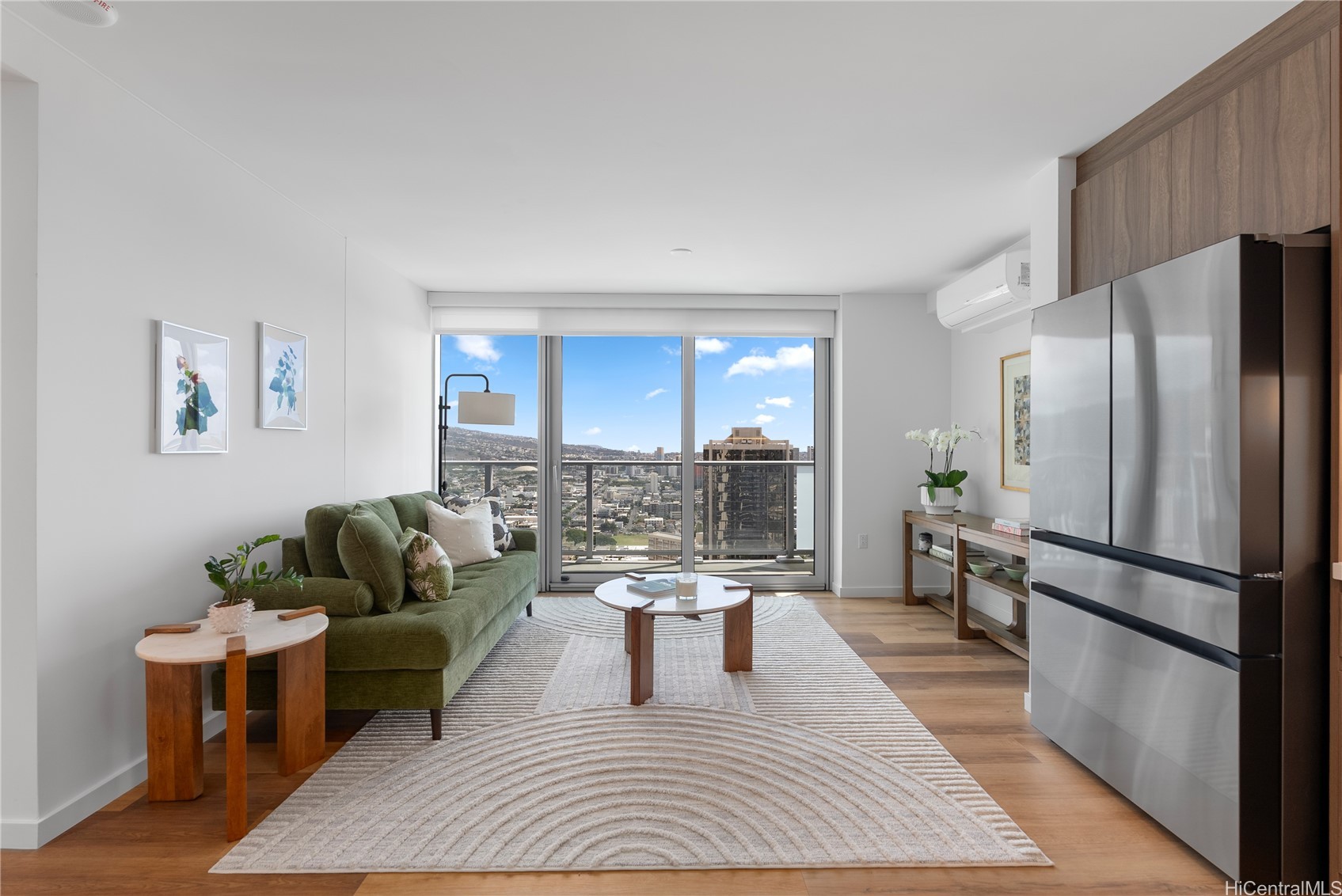 1515 Liona Street 3707