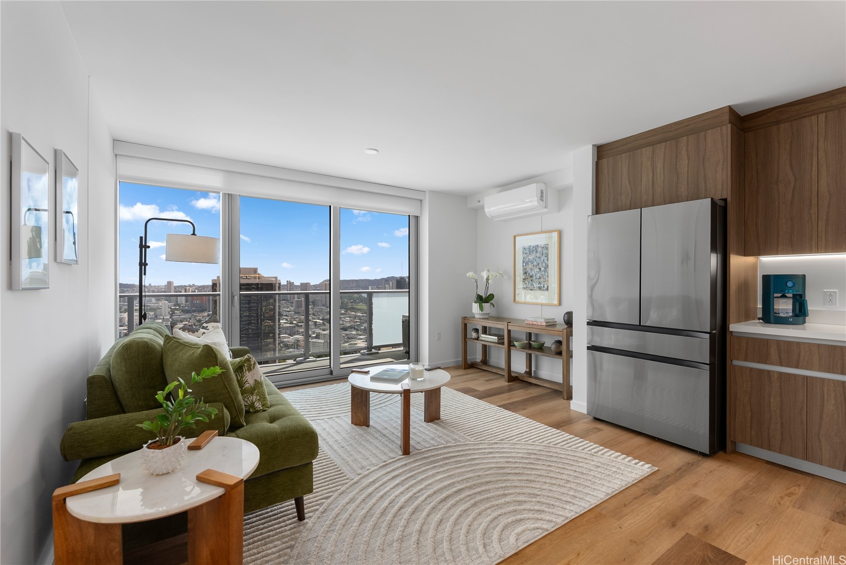 1515 Liona Street 3707