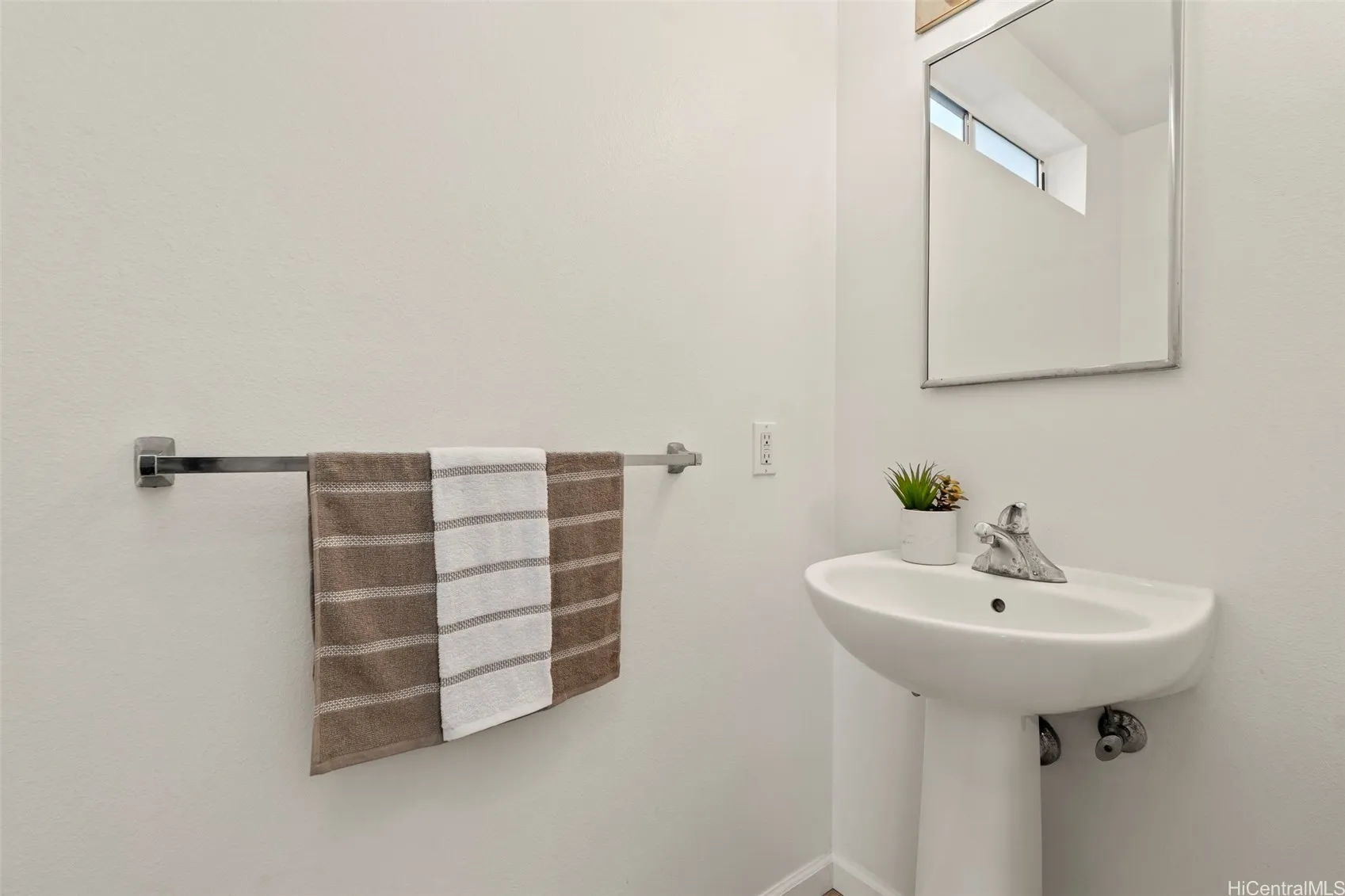 Ewa Beach, Hawaii 96706, United States, 3 Bedrooms Bedrooms, ,3 BathroomsBathrooms,Residential,Active,202000