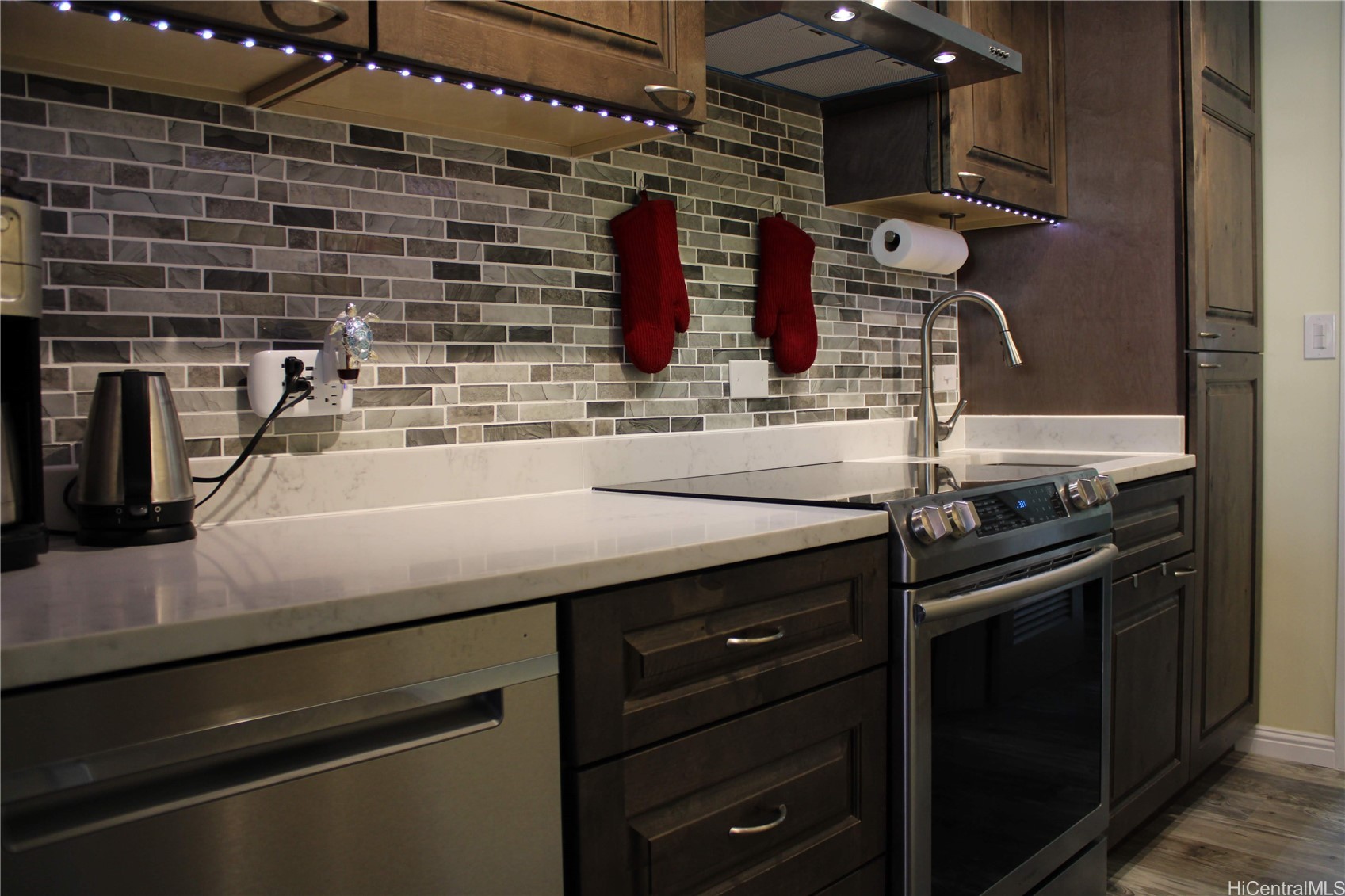 425 Ena Road 407B