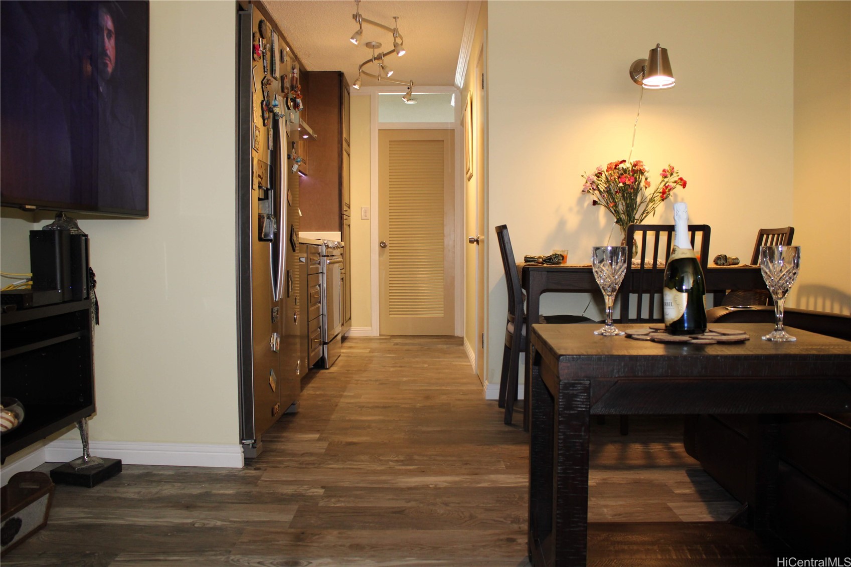 425 Ena Road 407B