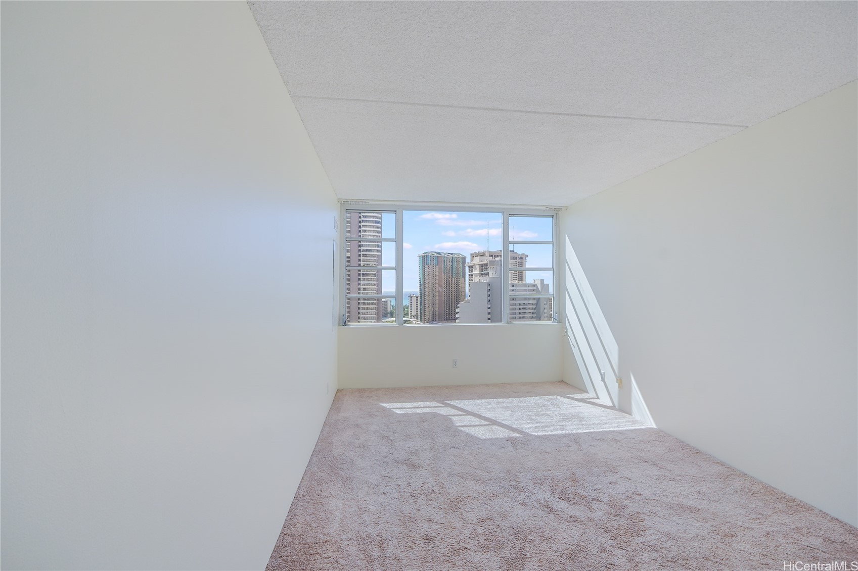 400 Hobron Lane 2411