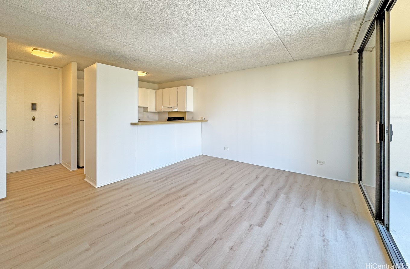 411 Hobron Lane 1010