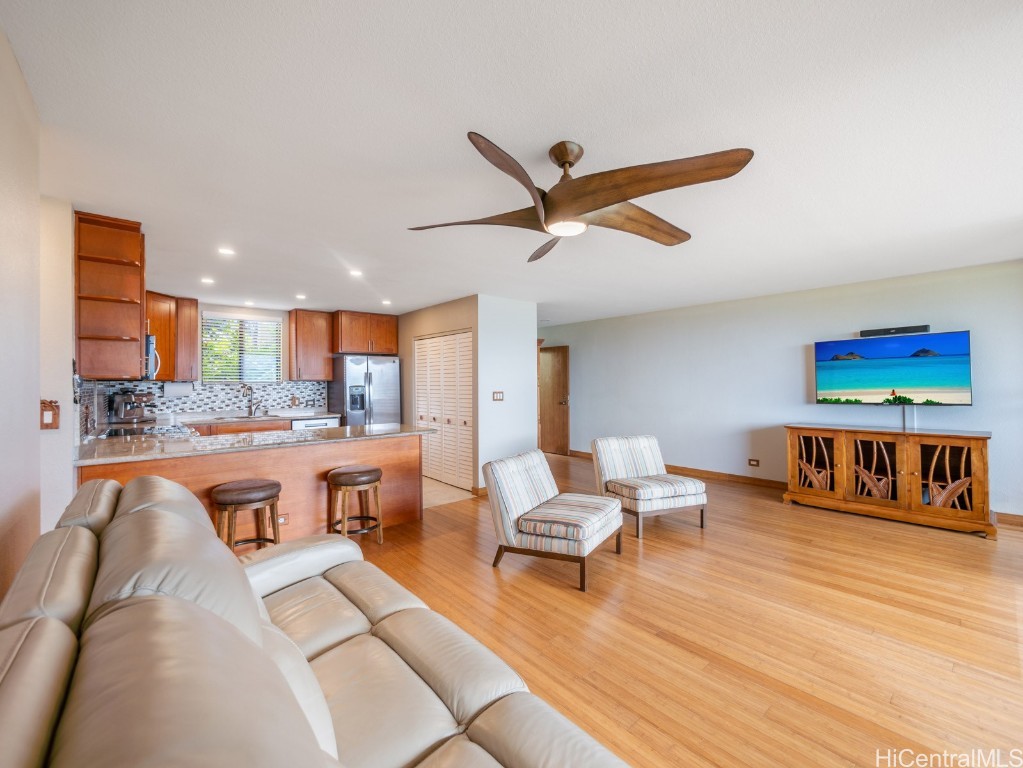 Kaneohe, Hawaii 96744, United States, 3 Bedrooms Bedrooms, ,2 BathroomsBathrooms,Residential,Pending,21997