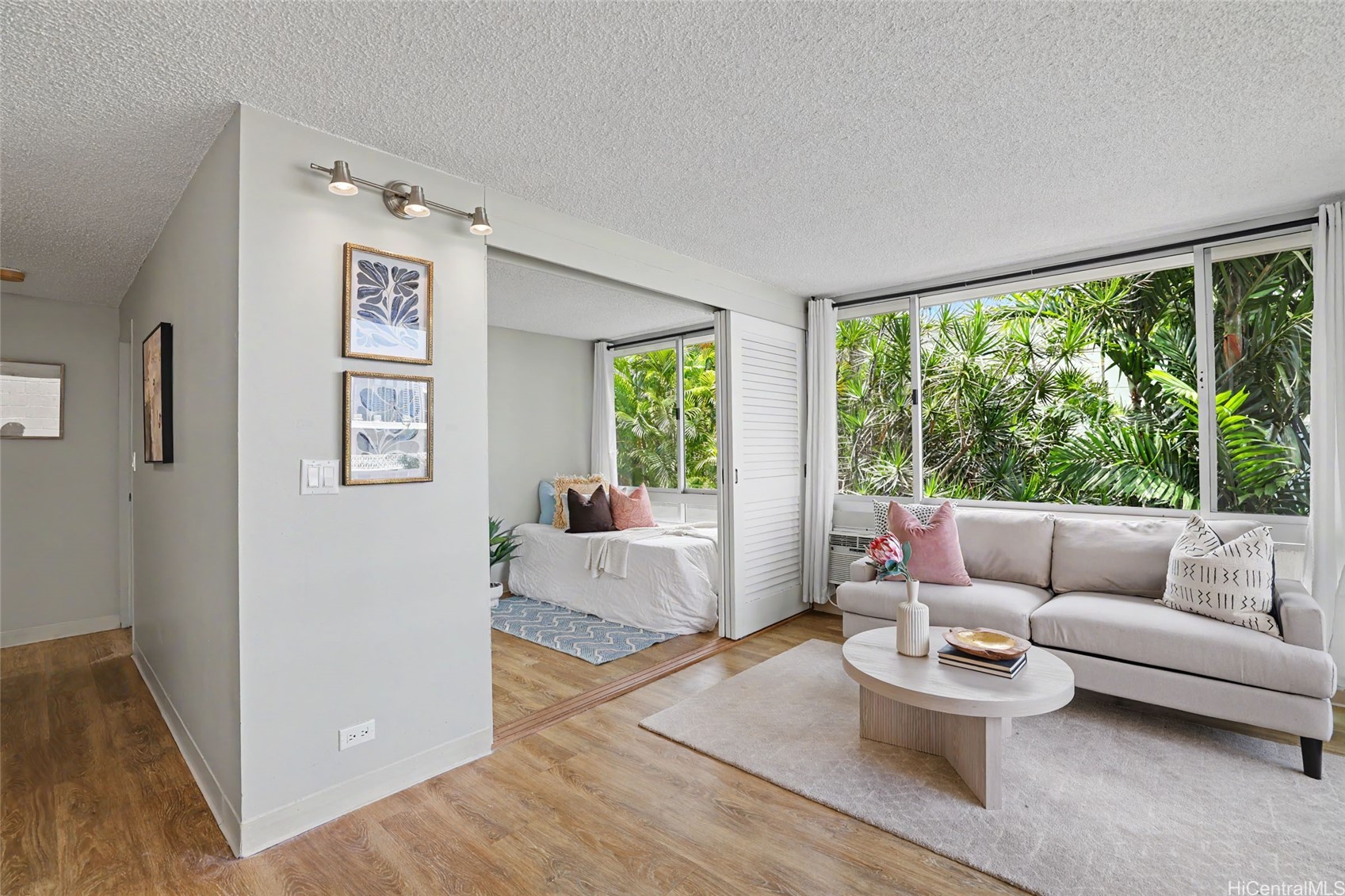 255 Huali Street 204