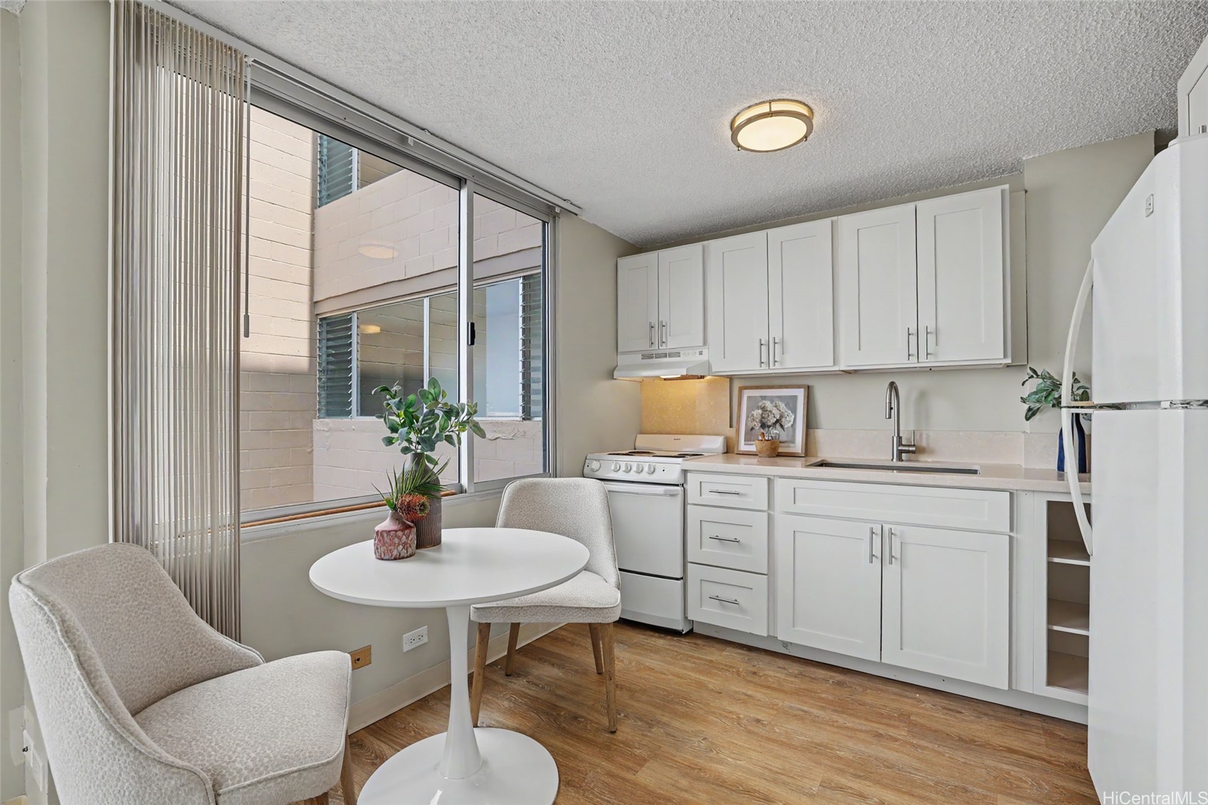 255 Huali Street 204