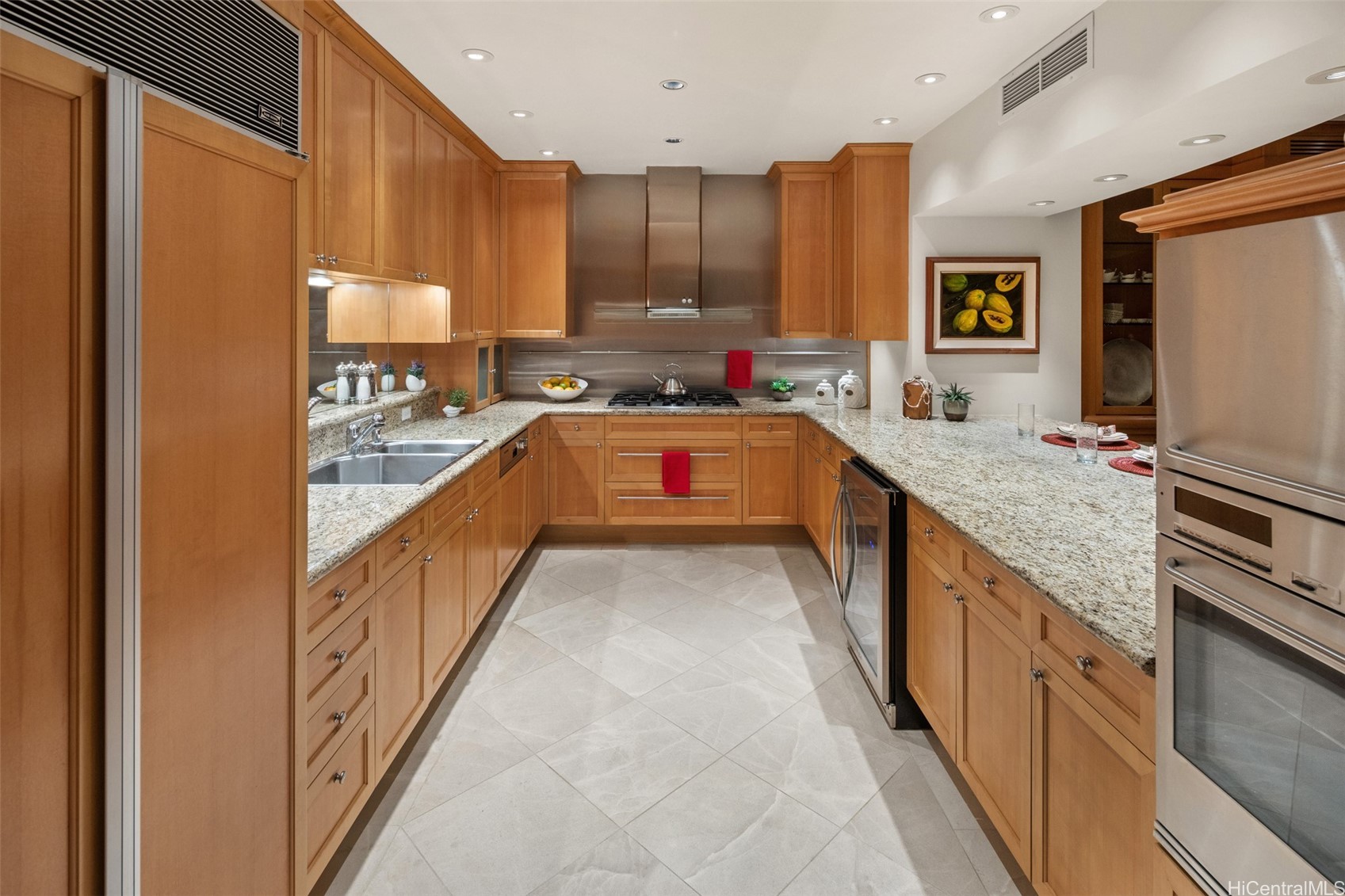 2895 Kalakaua Avenue Grand PH/PH 2