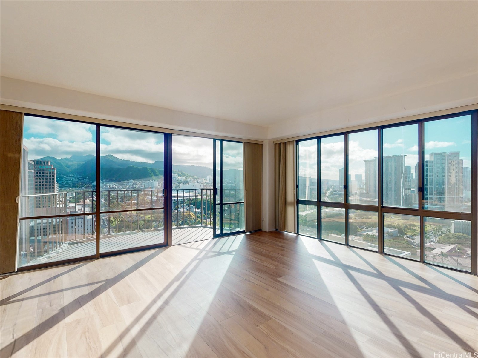 700 Richards Street 2406